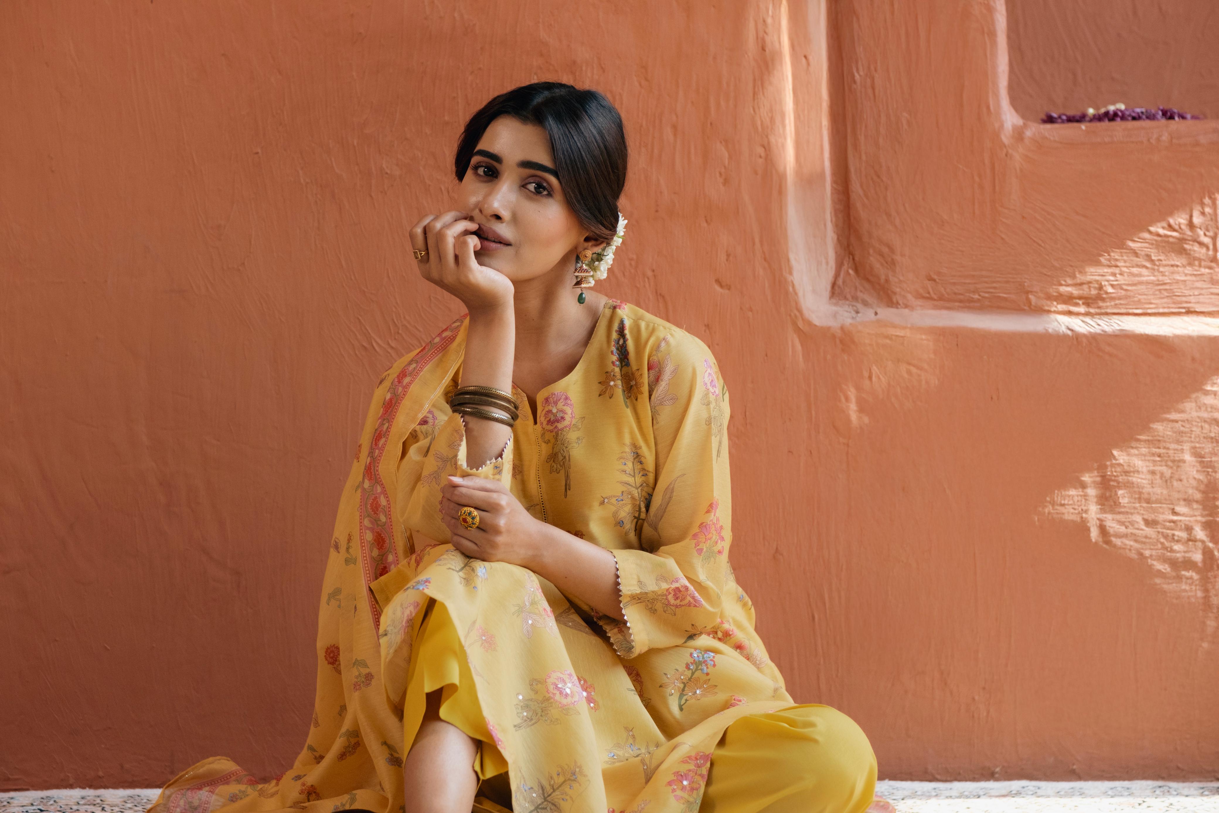 Sarak Collection