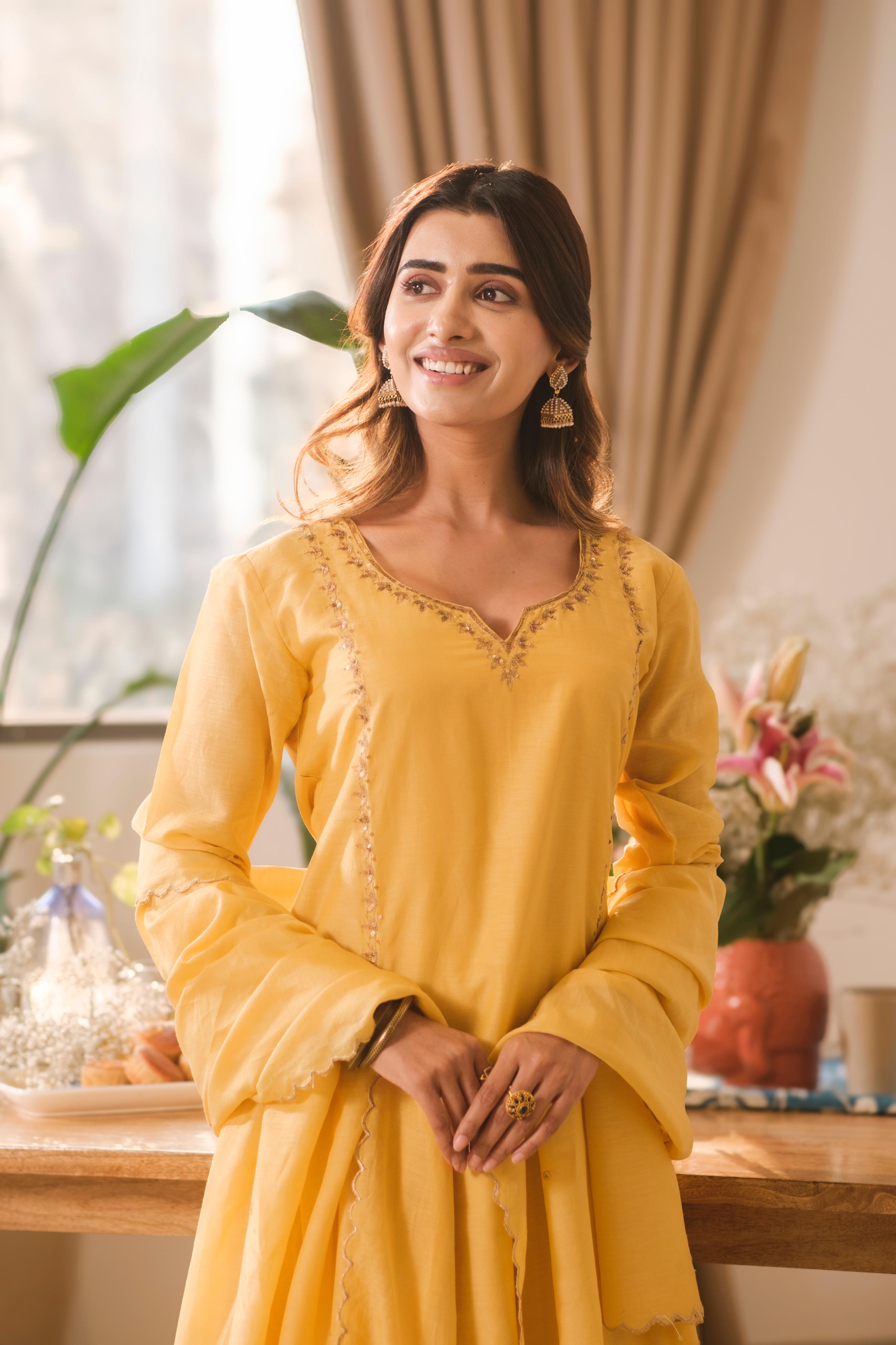 Khwabida Yellow Mul Chanderi Suit Set | HER-542