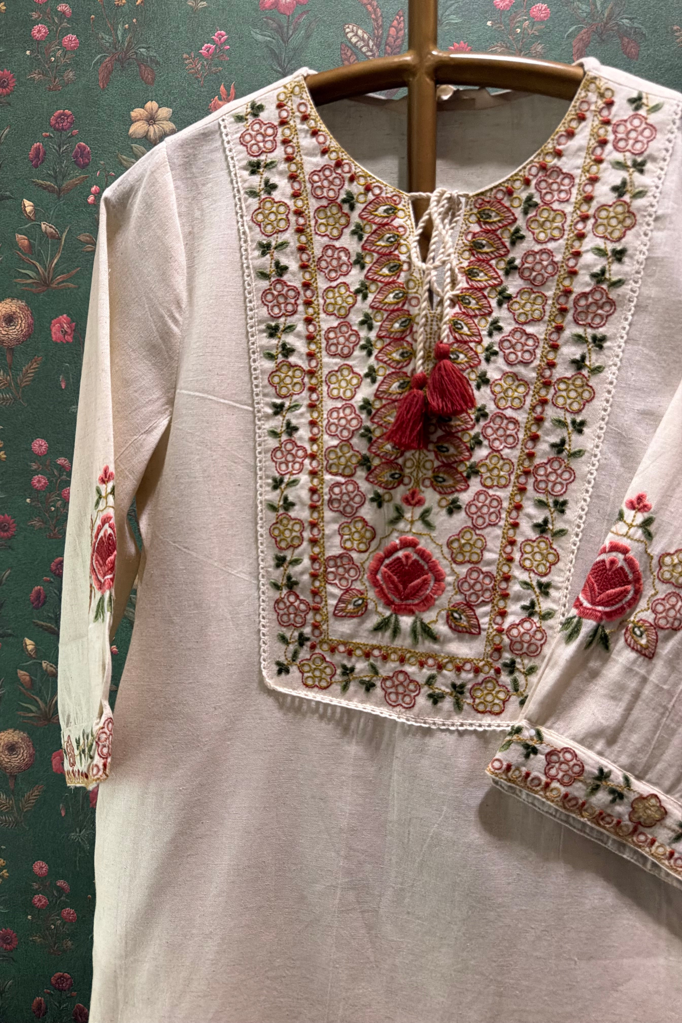 Ivory Embroidered Kurta Set | HER-722 x Prachi