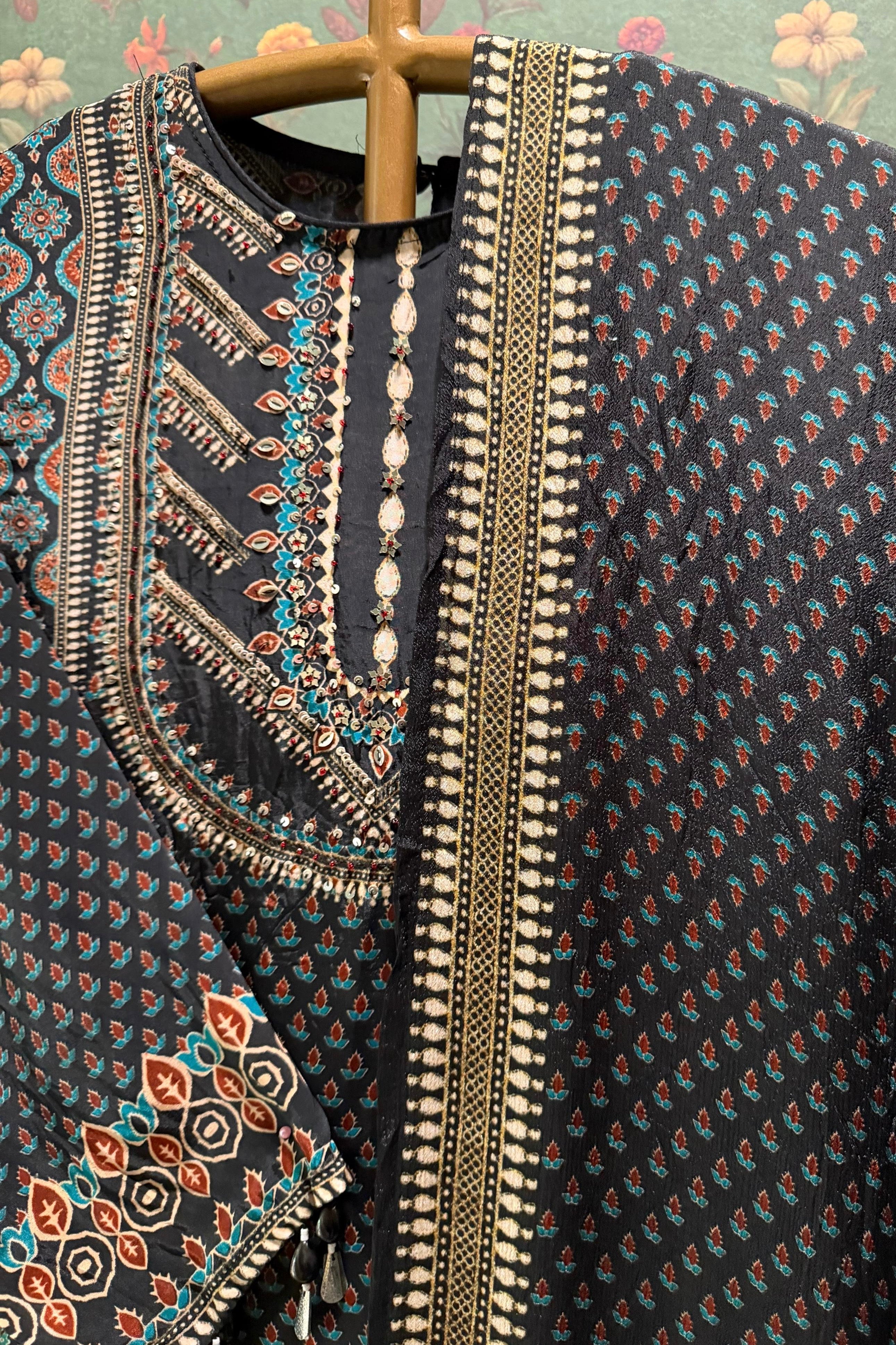 Black Tribal Mirror Work Printed Suit Set | HER-616