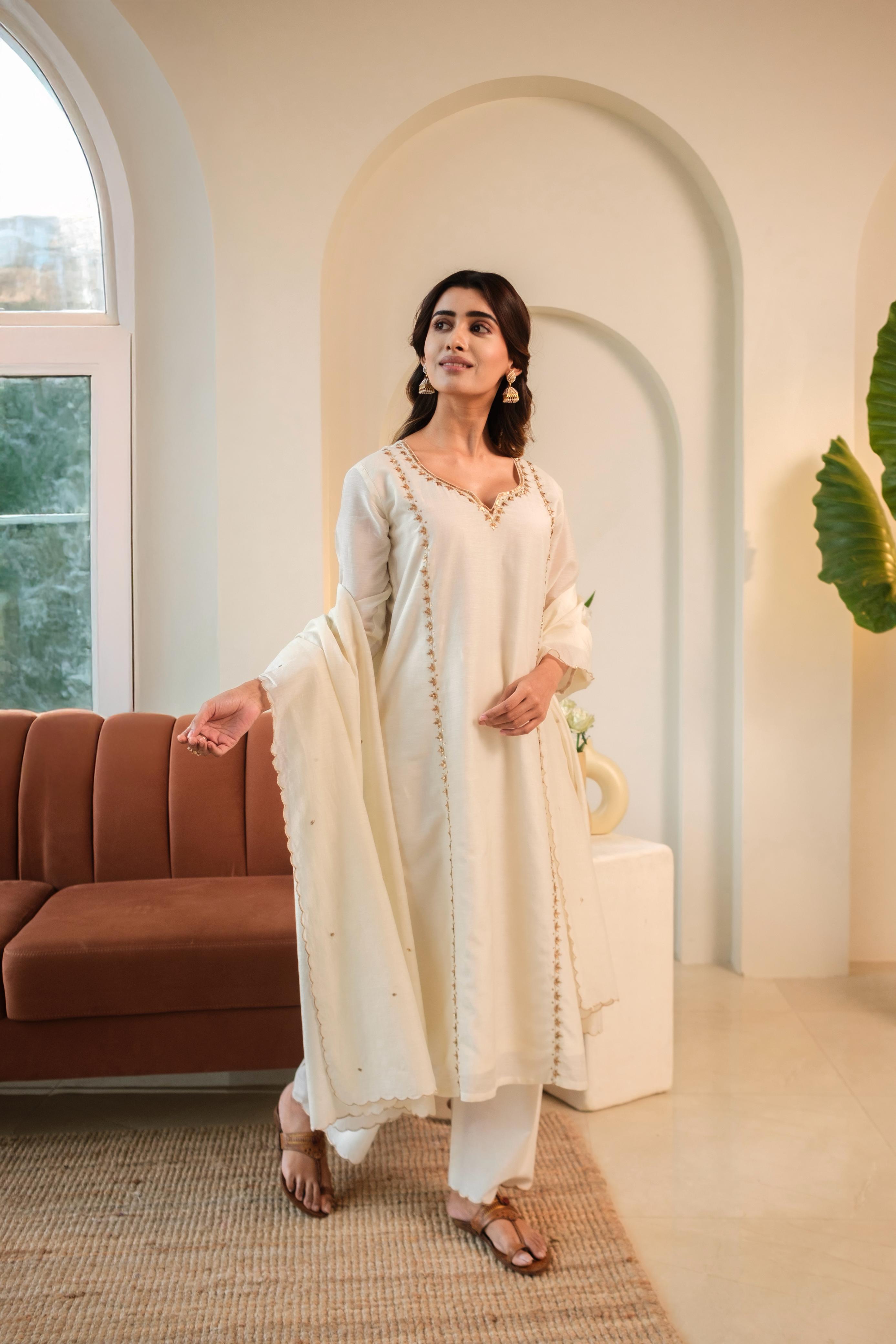 Khwabida Ivory Mul Chanderi Suit Set | HER-542