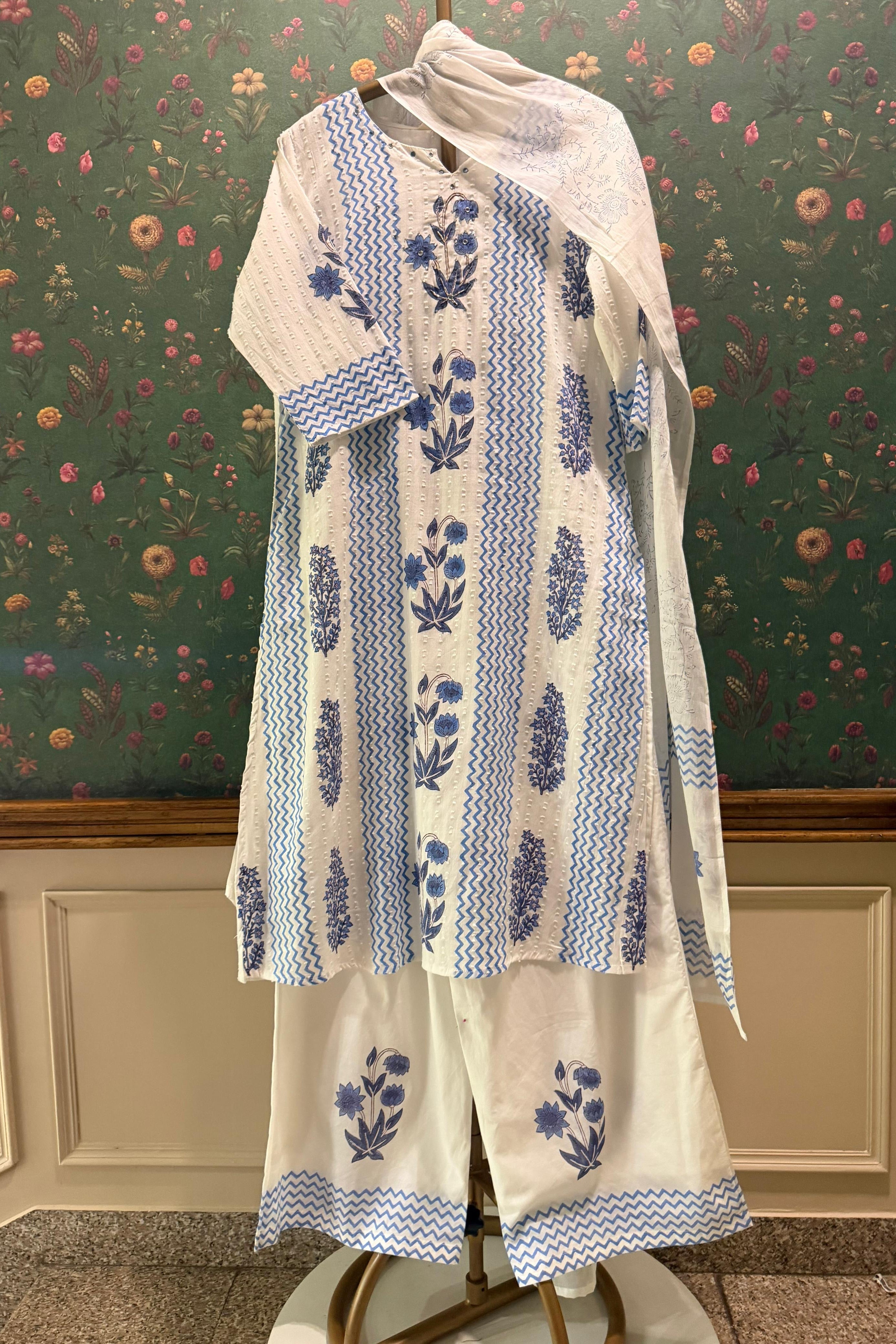 Neelaya Bloom Cotton Suit Set | HER-695