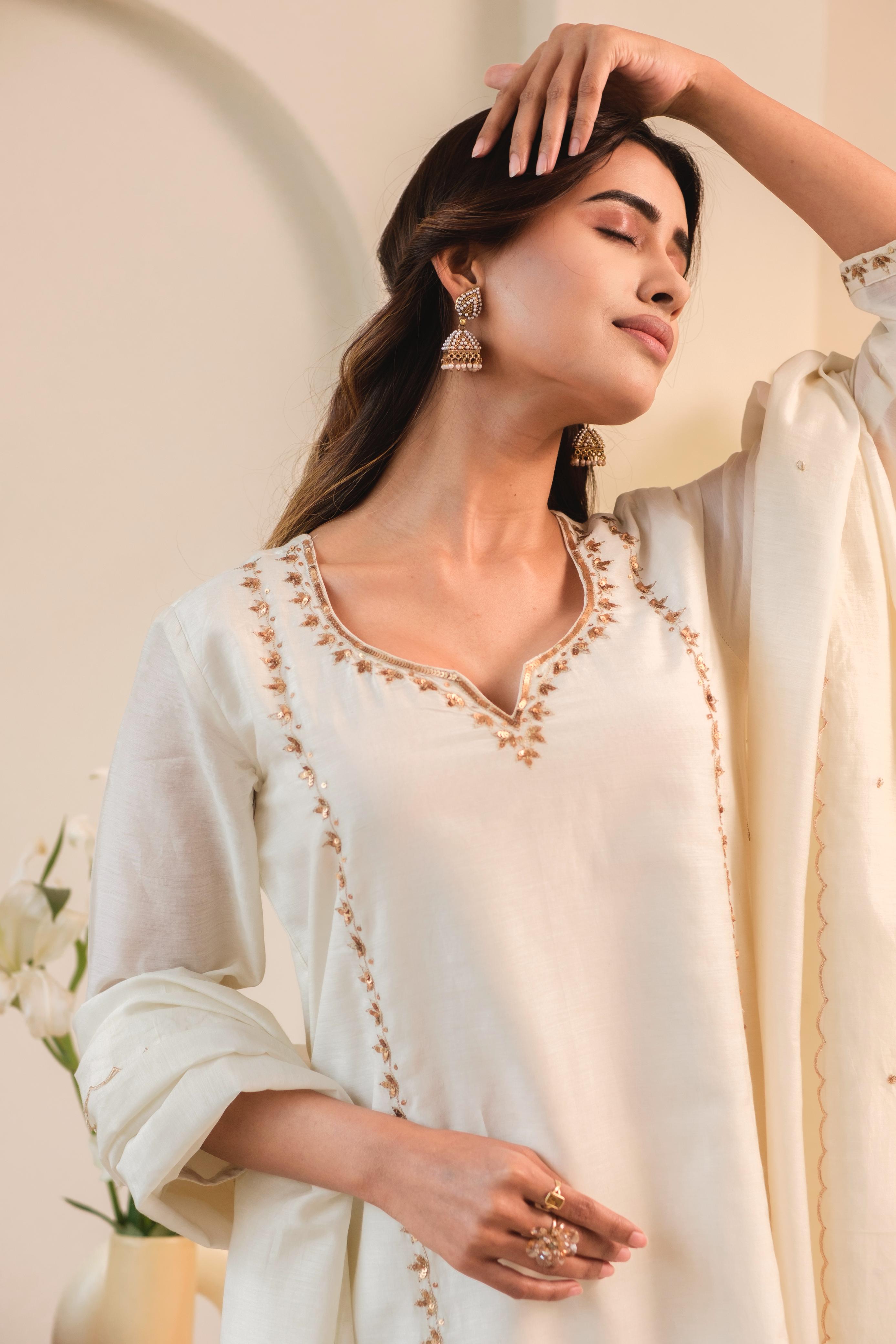 Khwabida Ivory Mul Chanderi Suit Set | HER-542