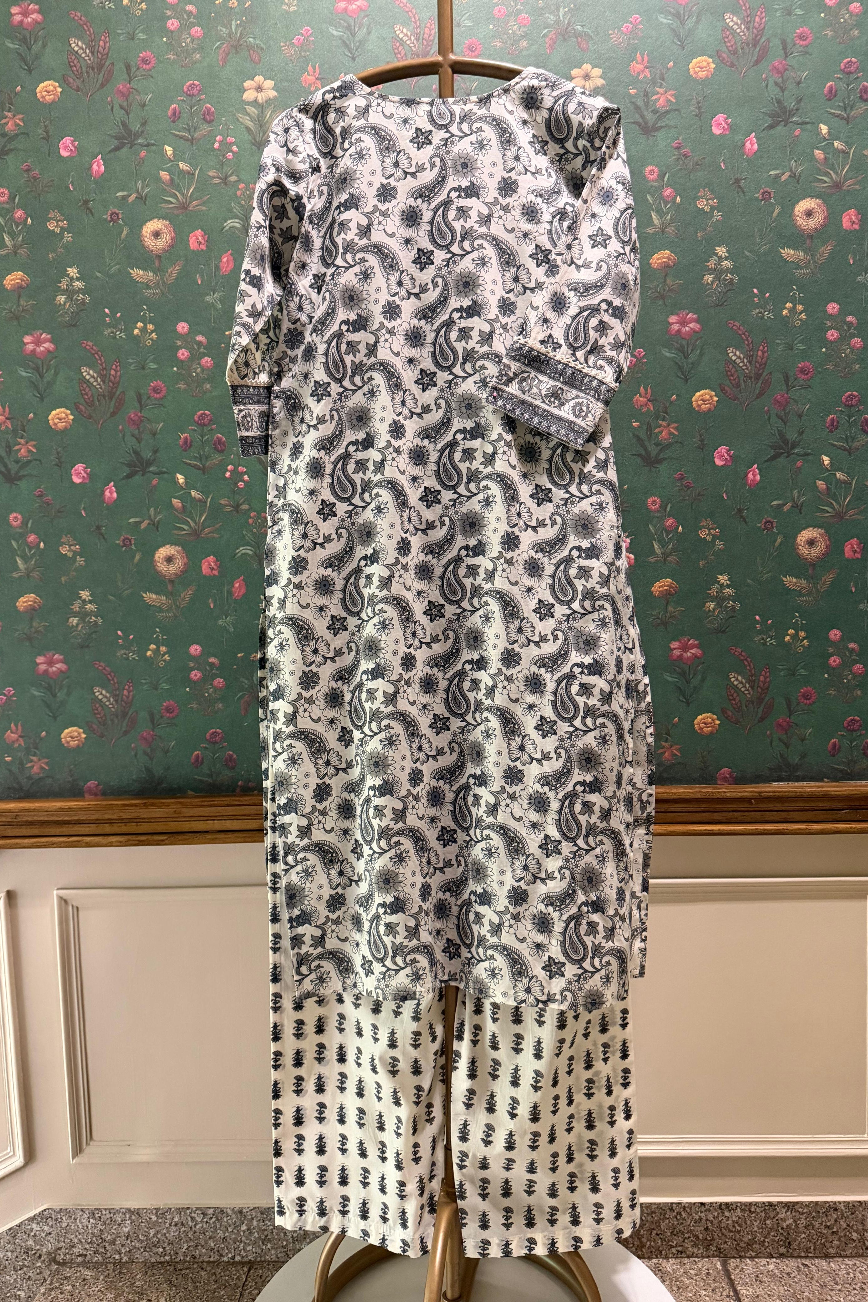 Nazaara Noir Paisley Suit Set | HER-709