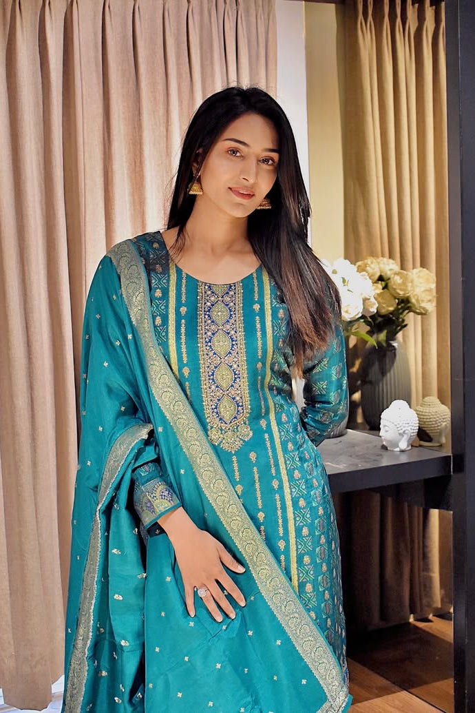 Green Dola Jacquard Suit Set | HER-417