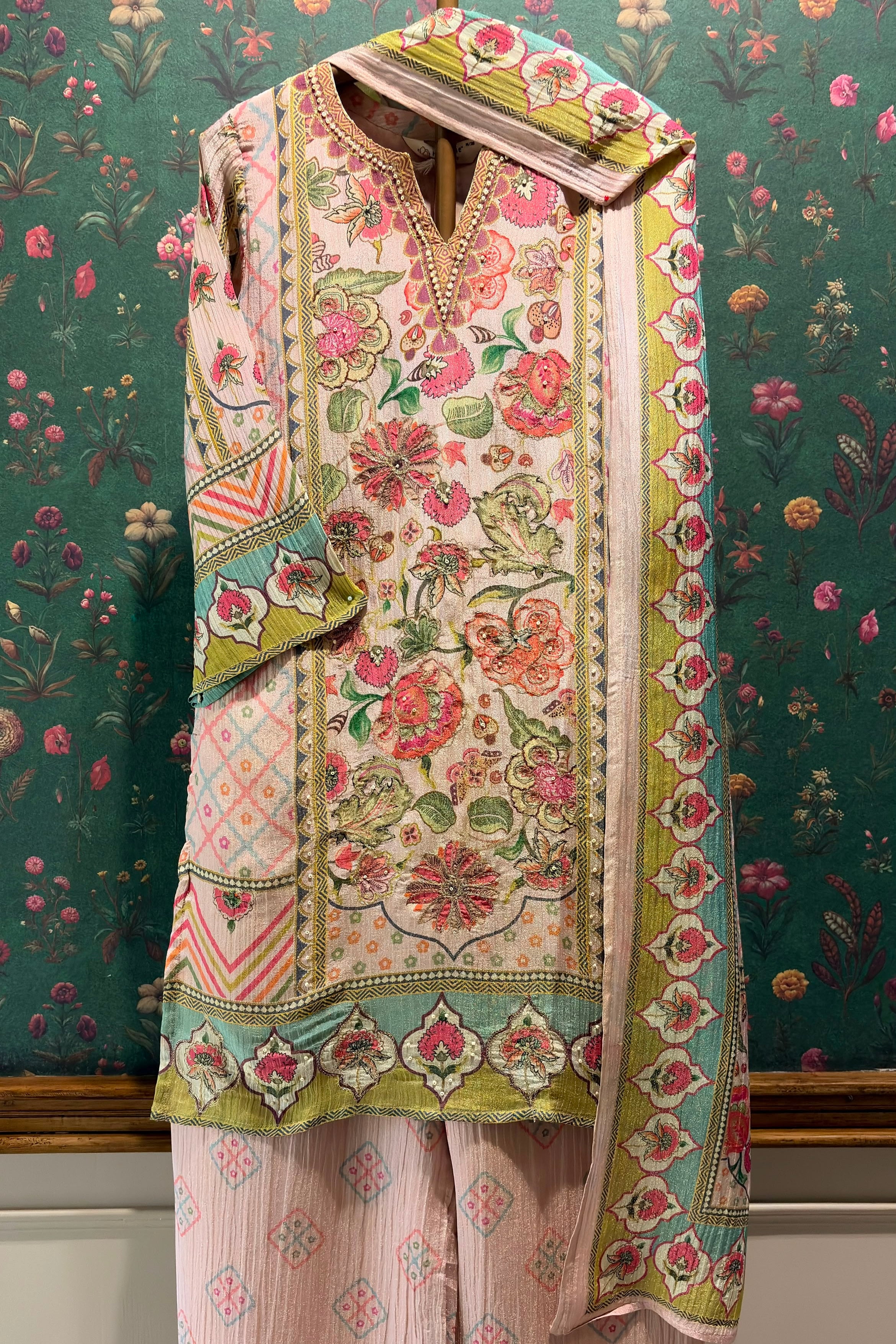 Pastel Pink Crushed Tissue Floral Suit Set | HER-776