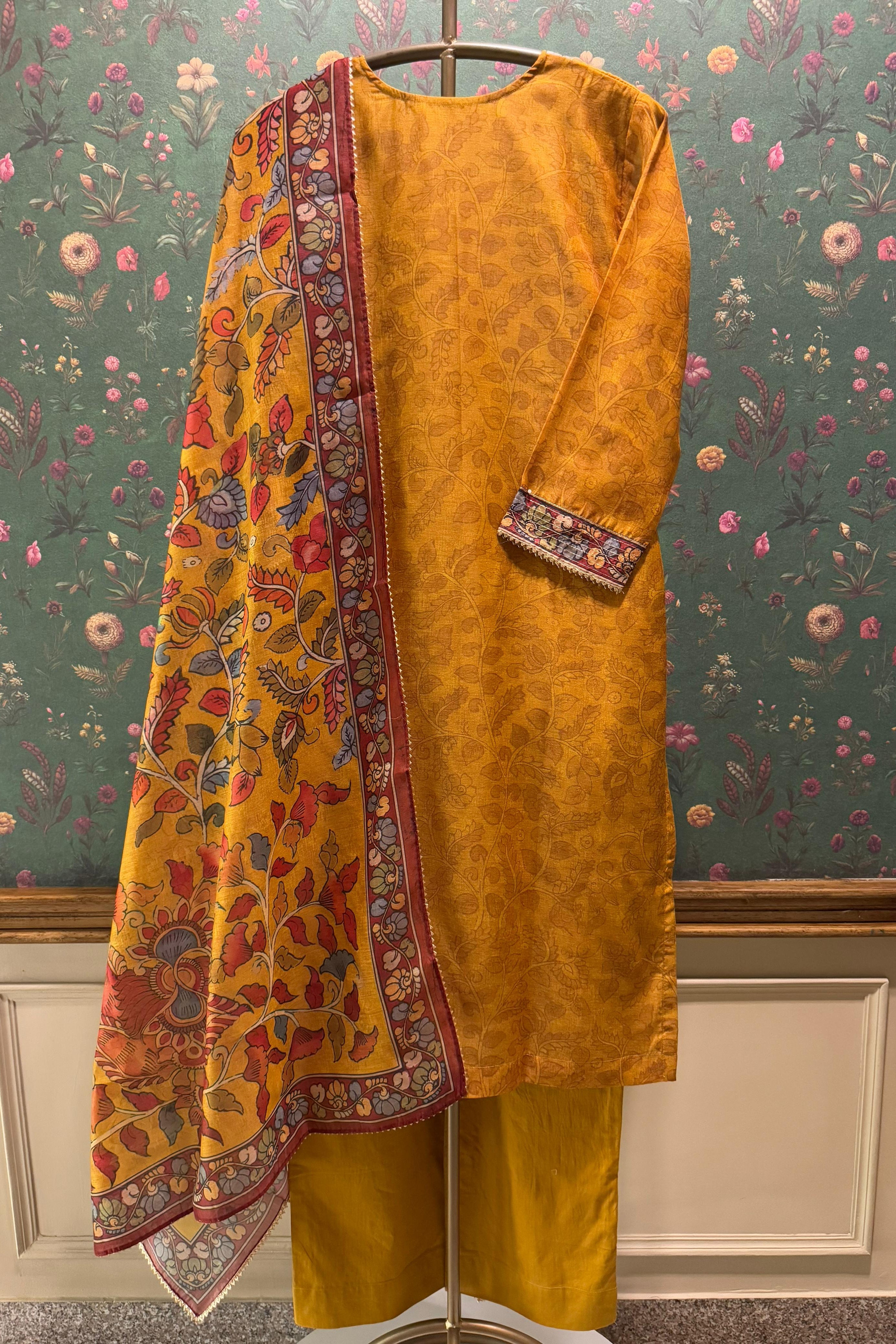 Sunehri Bagh Chanderi Suit Set