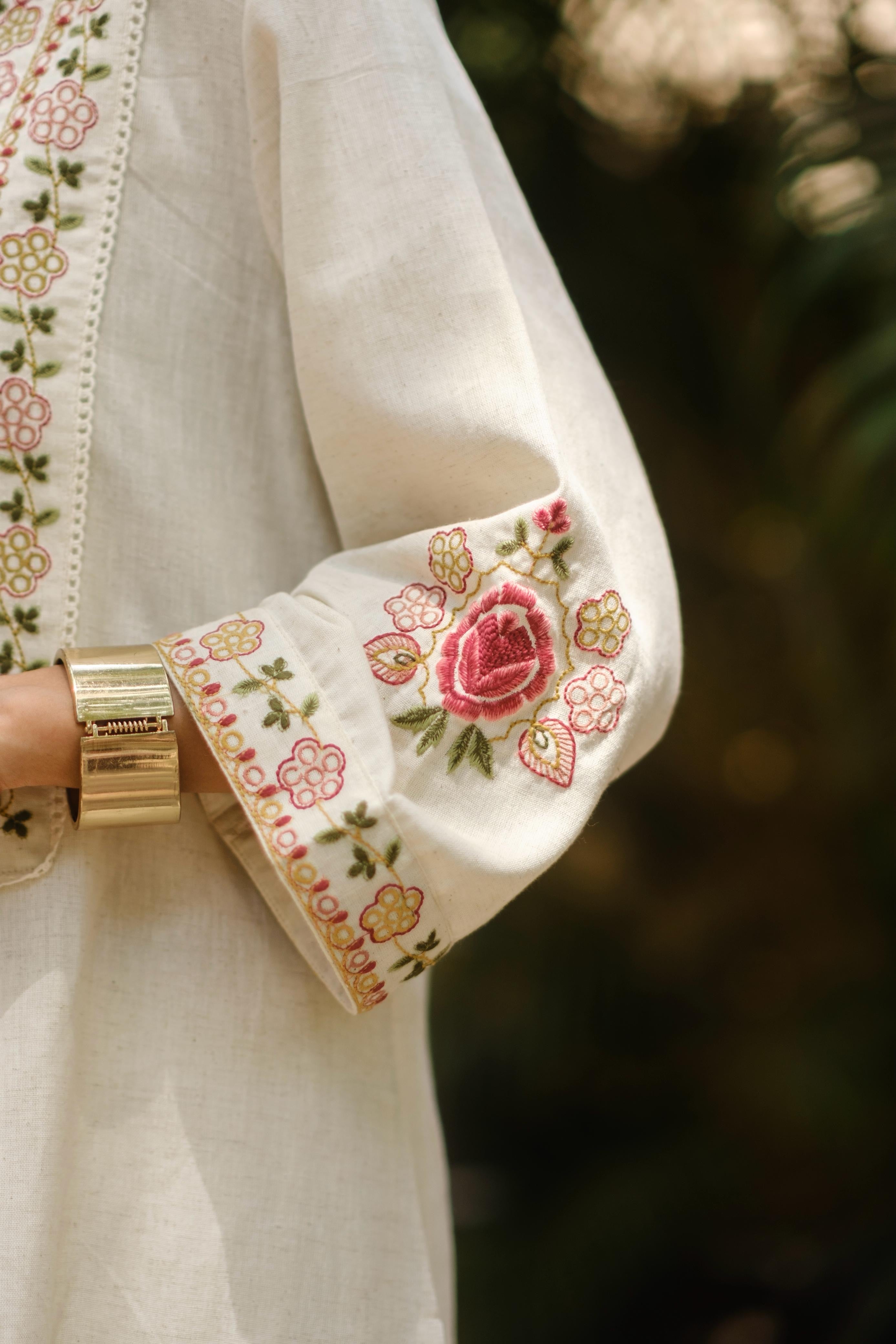 Ivory Embroidered Kurta Set | HER-722 x Prachi