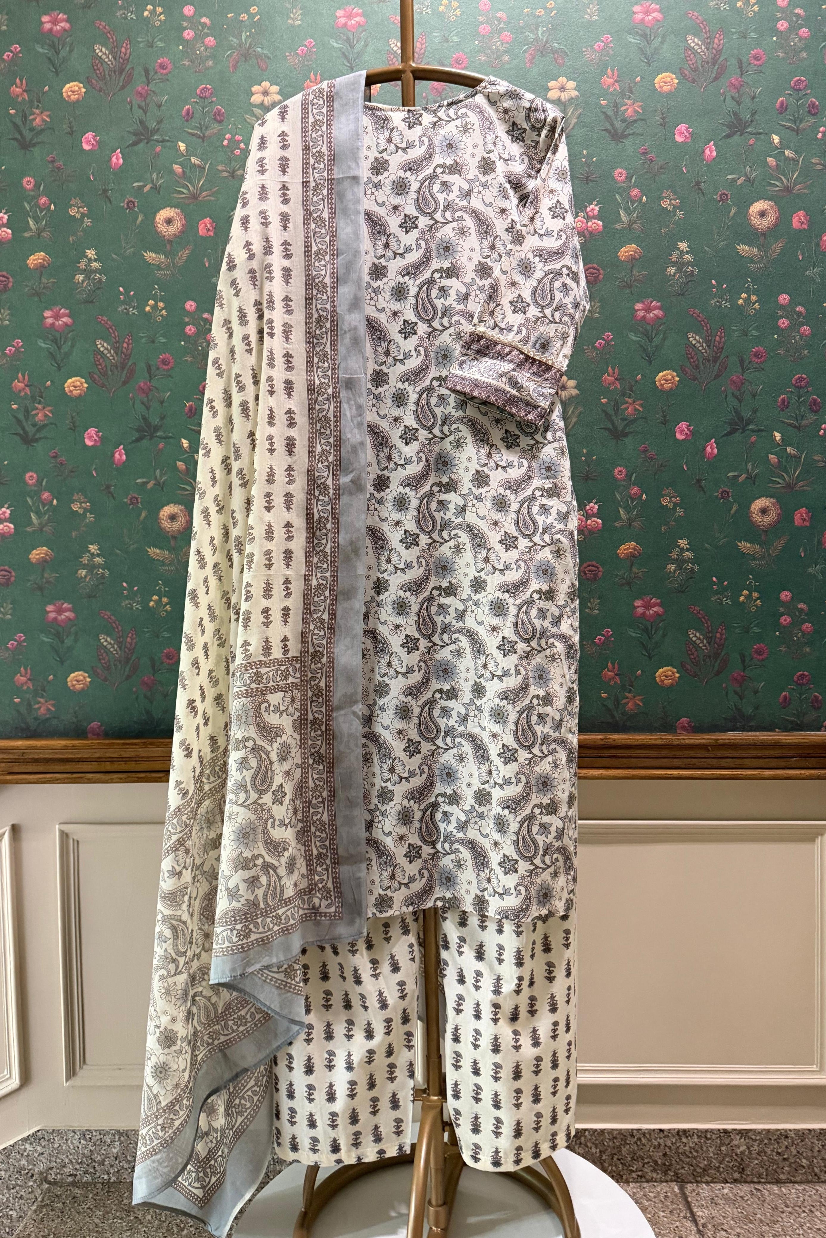 Nazaara Paisley Suit Set | HER-709