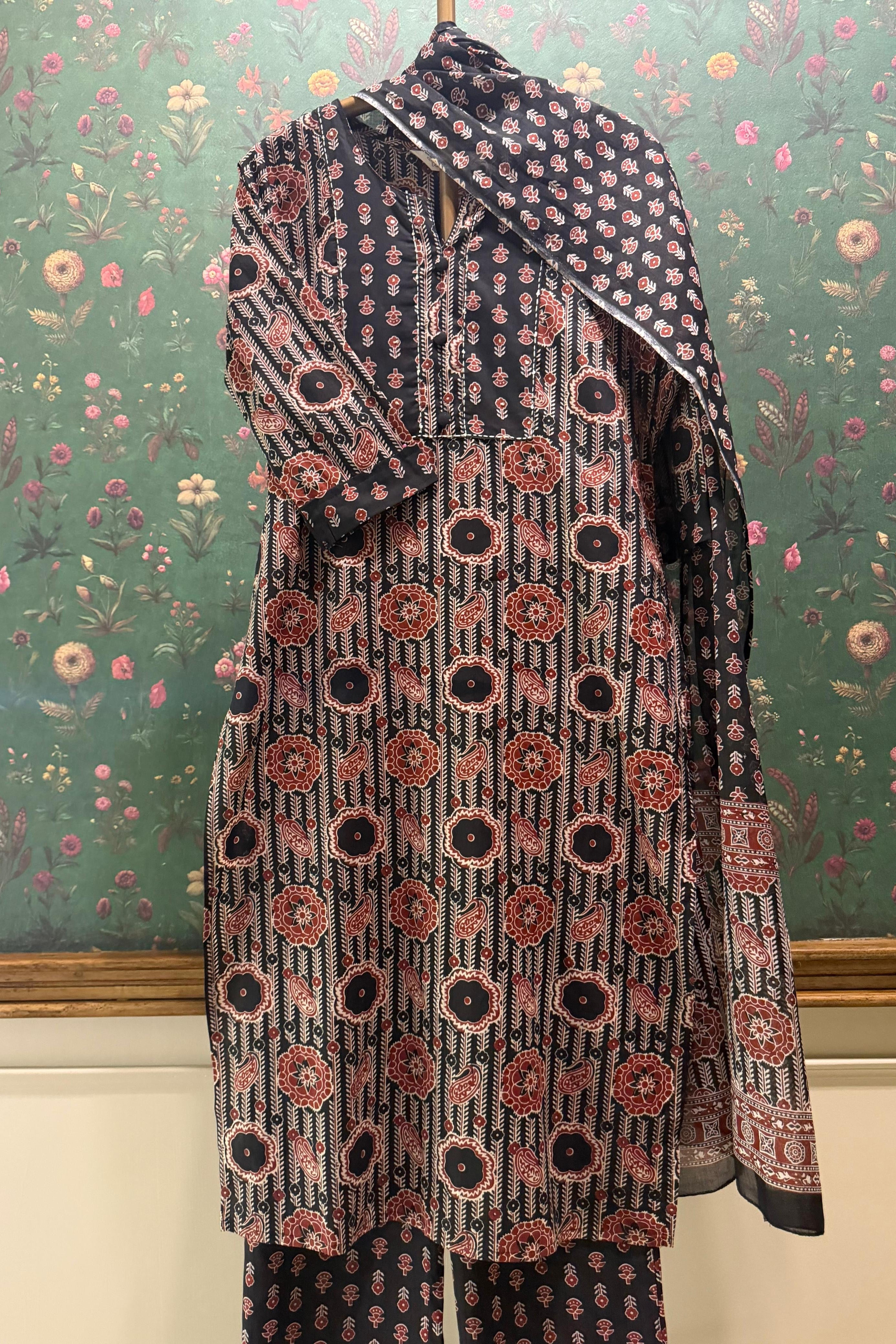 Zaira Ajrakh Printed Suit Set | HER-674