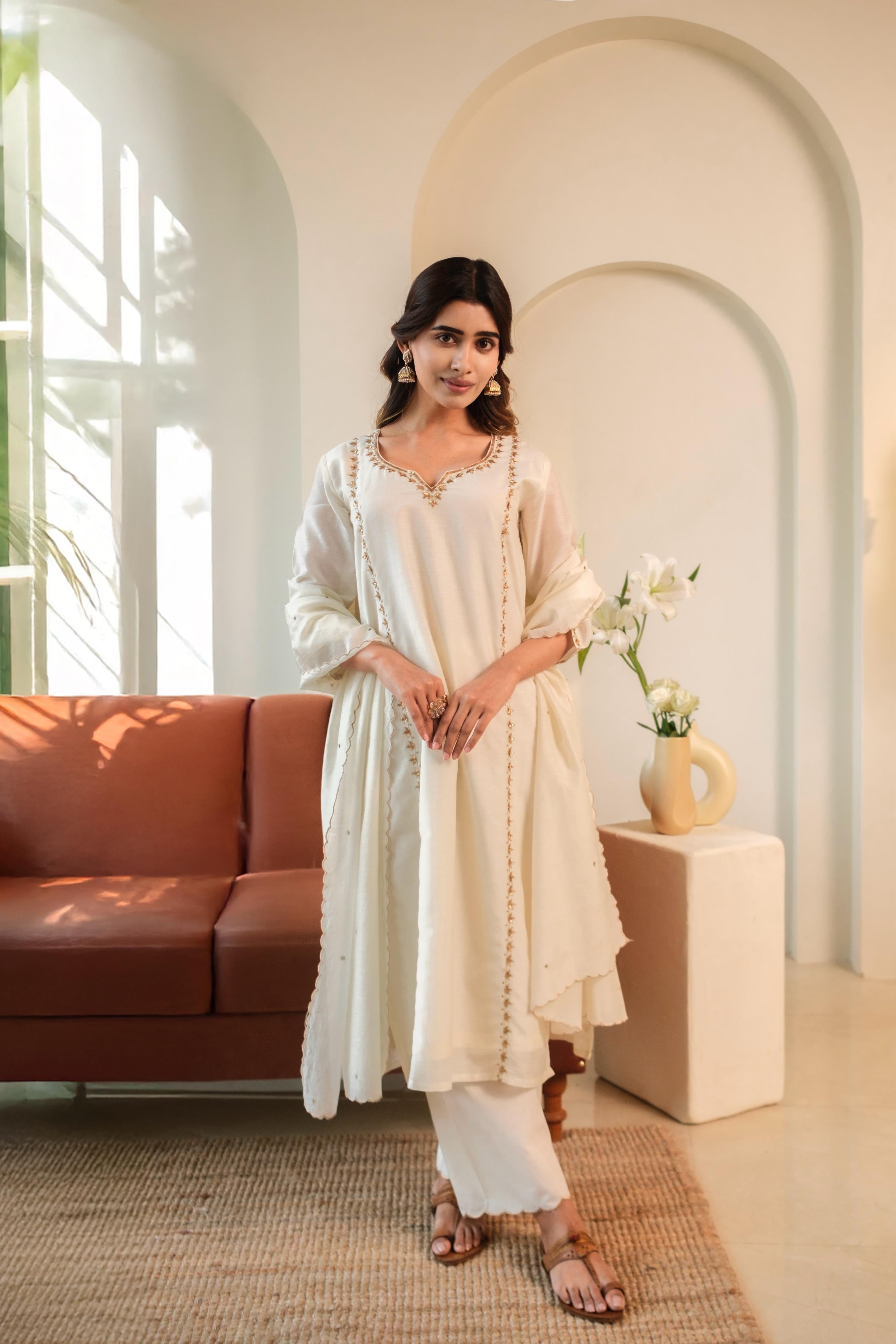 Khwabida Ivory Mul Chanderi Suit Set | HER-542