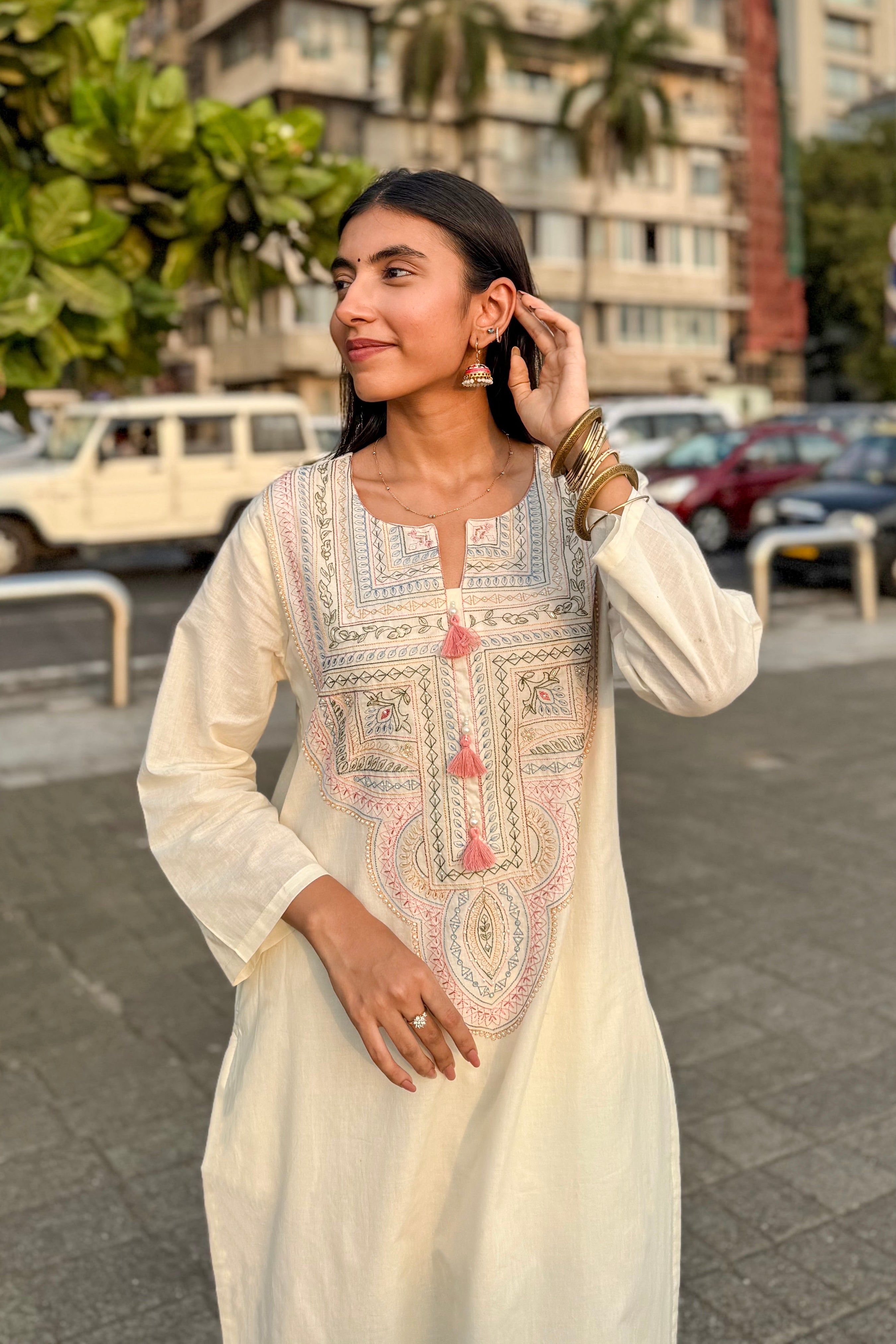 Ivory Noor Hand-Embroidered Kurta Set | HER-622