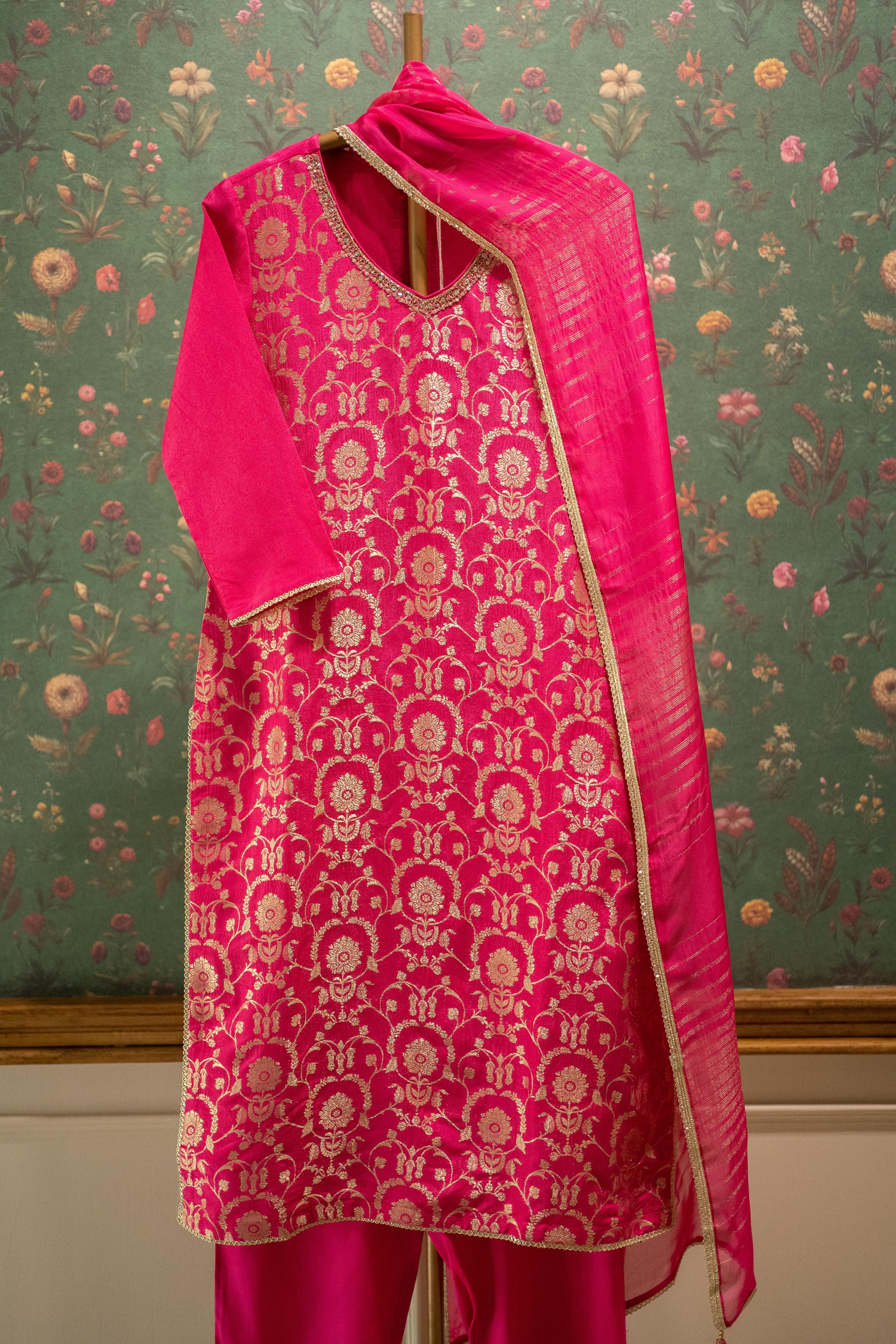 Rangrez Pink Banarasi Brocade Suit Set | HER-562 PINK