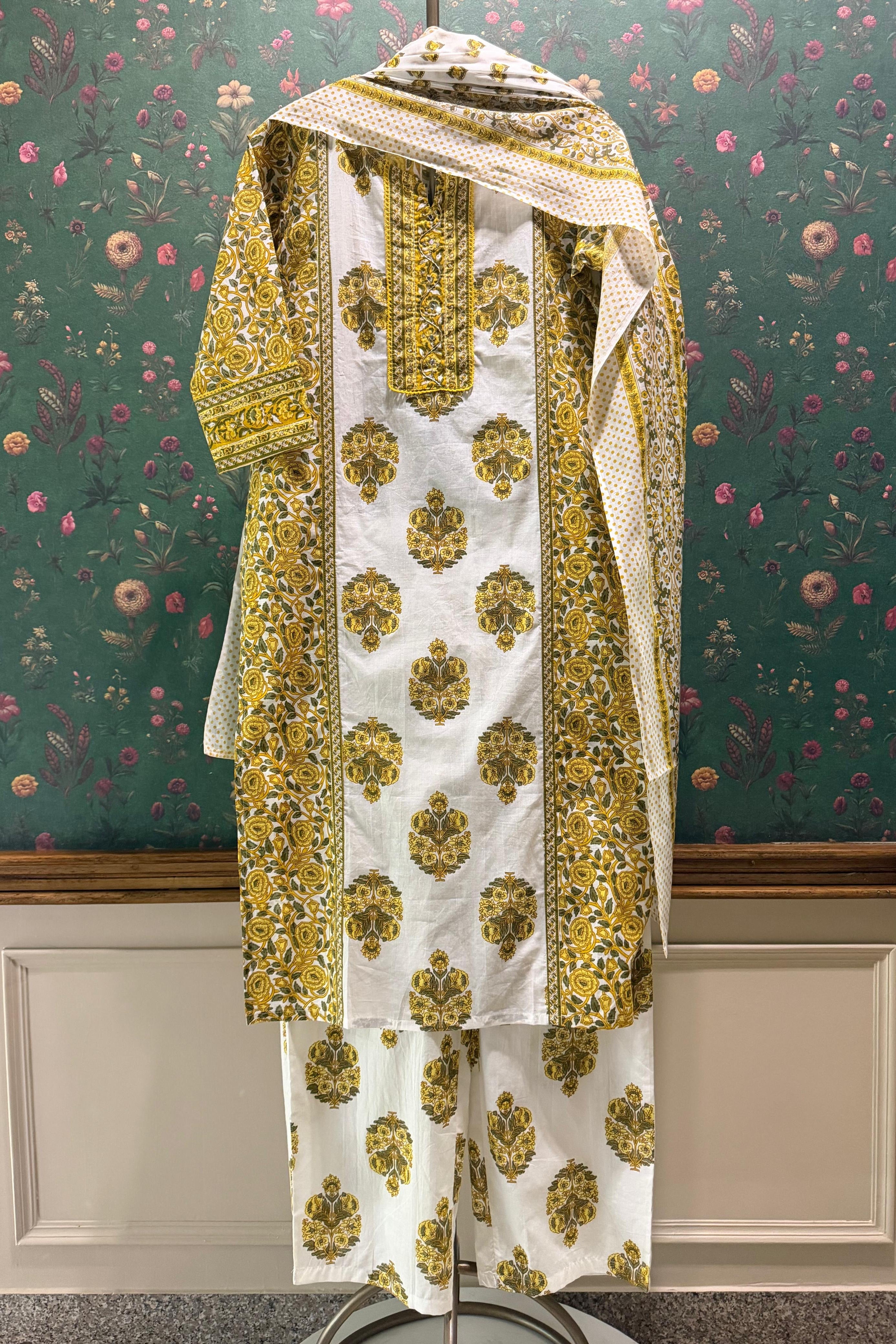 Sunehri Gulbagh Cotton Suit Set | HER-712