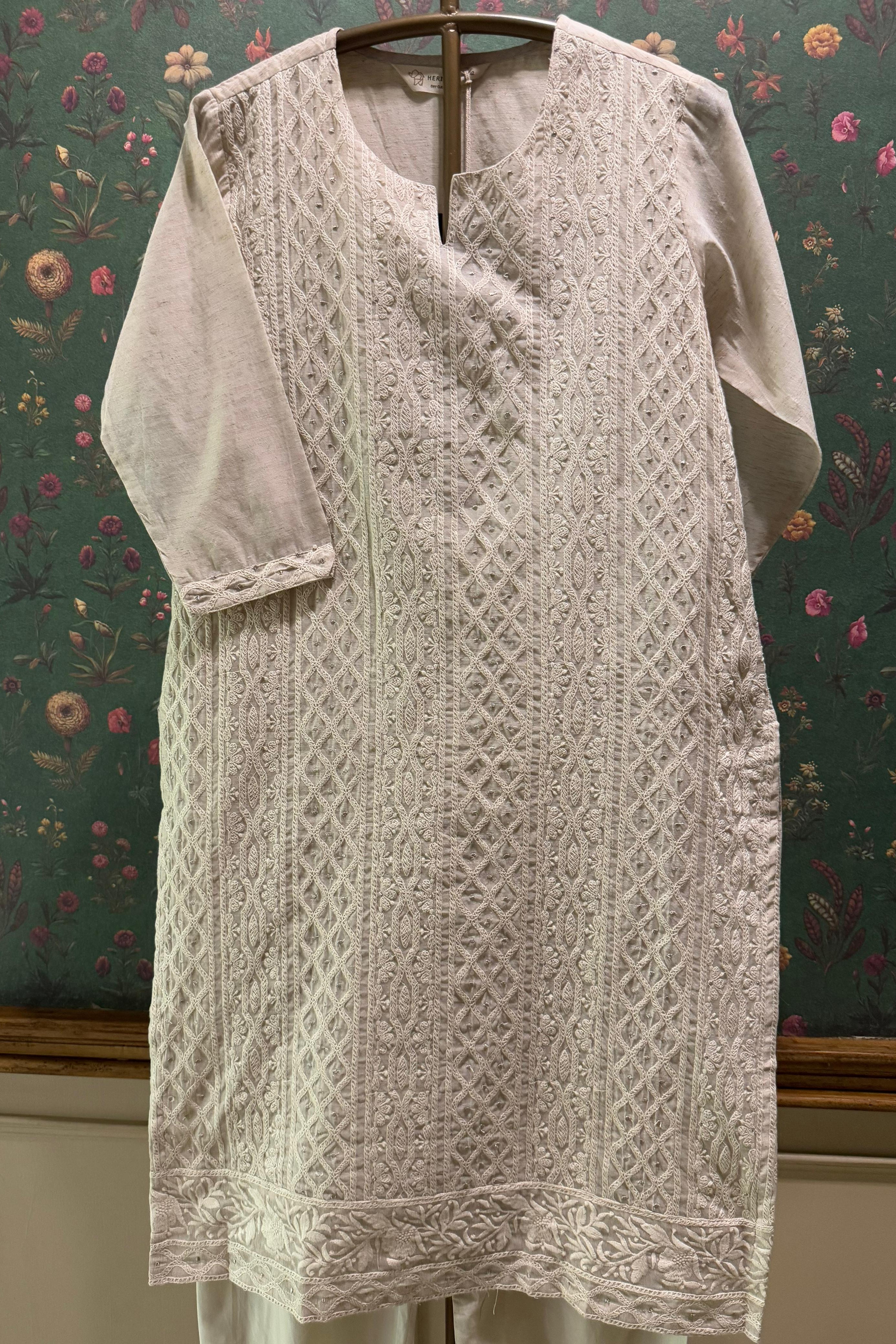 Off-White Straight Fit Kurta/Co-ord Set