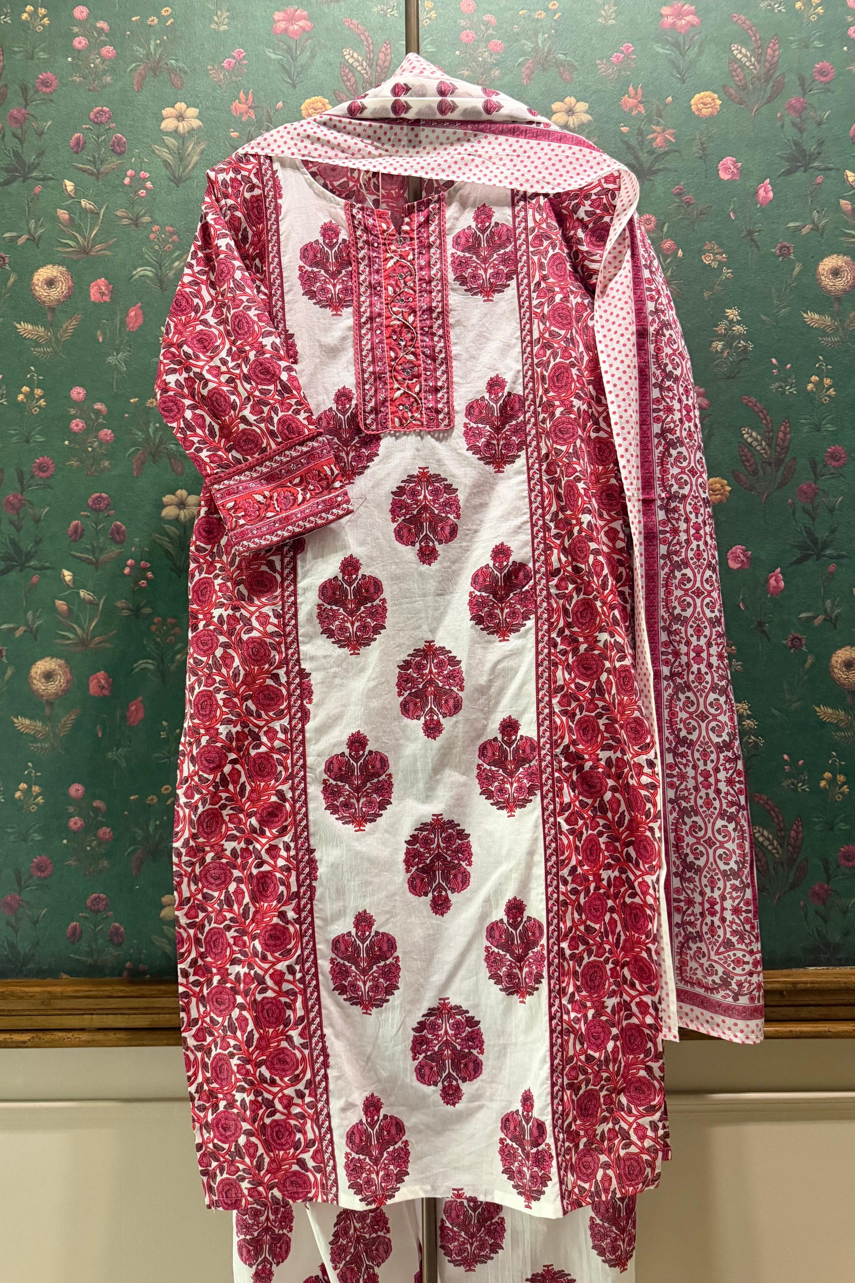 Gulnaar Gulbagh Cotton Suit Set | HER-712