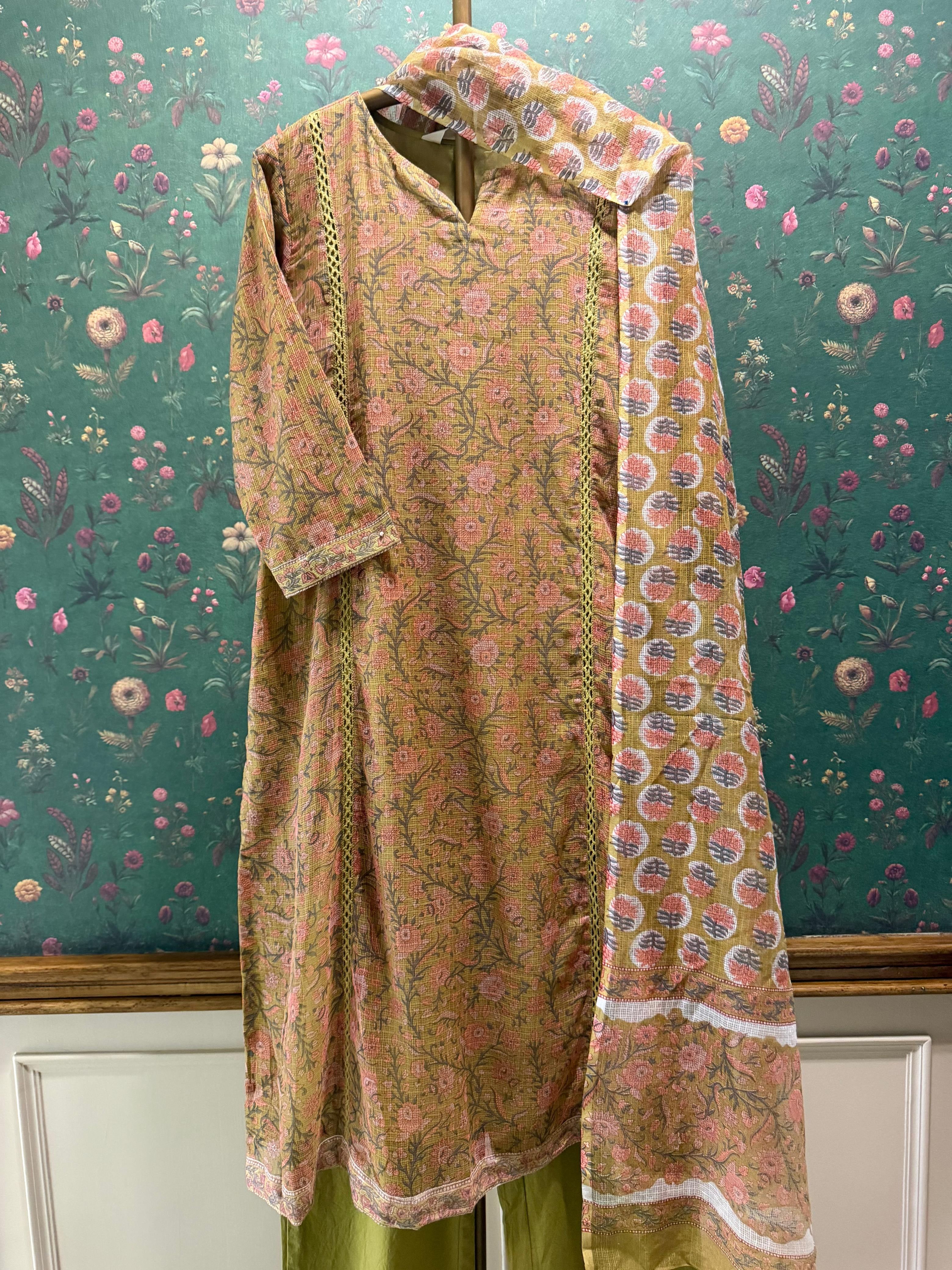 Mehndi Green Floral Printed Kota Doria Suit Set, with Kota Doria Dupatta | HER-754