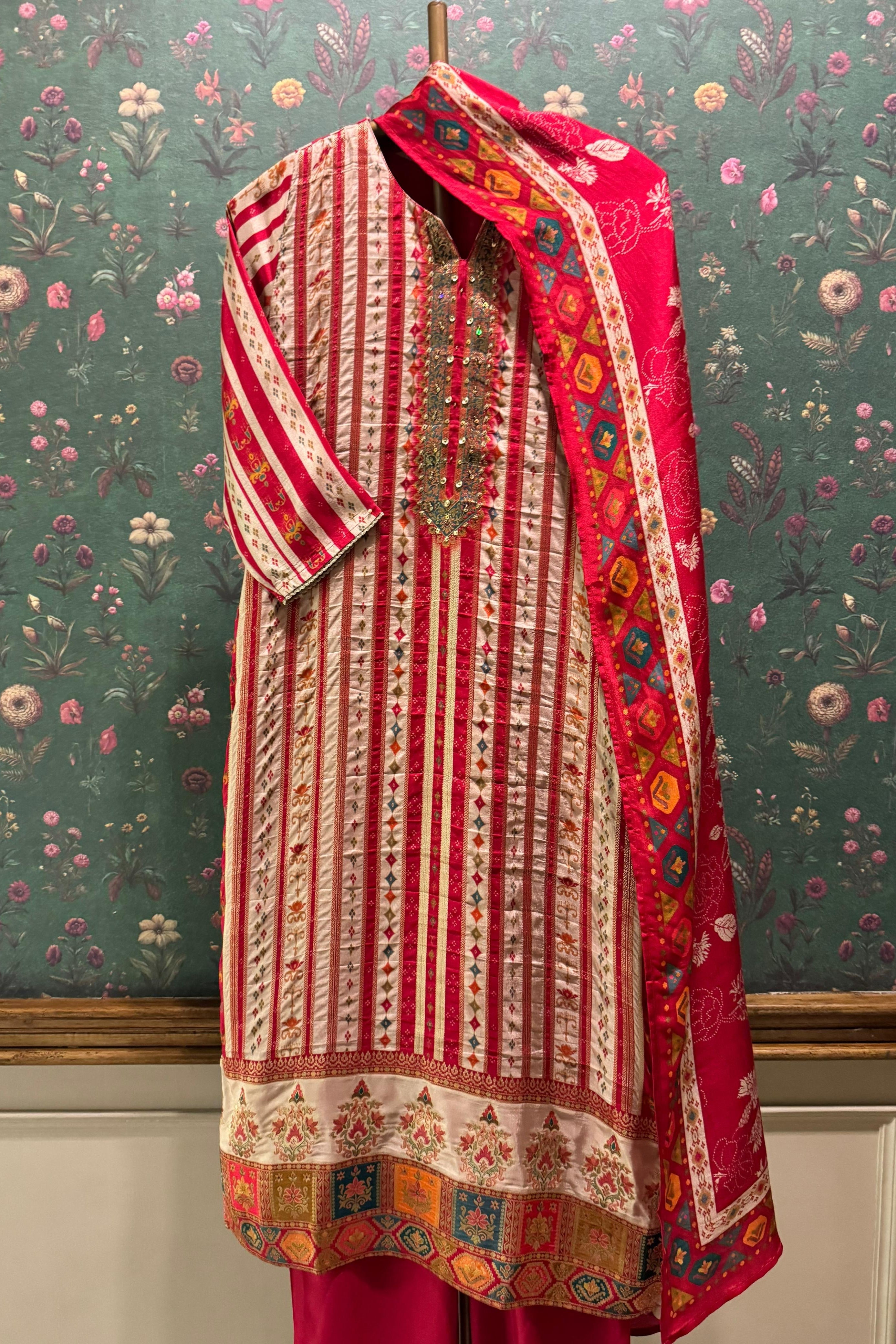 Rangriti Red Dola Jacquard Suit Set | HER-549