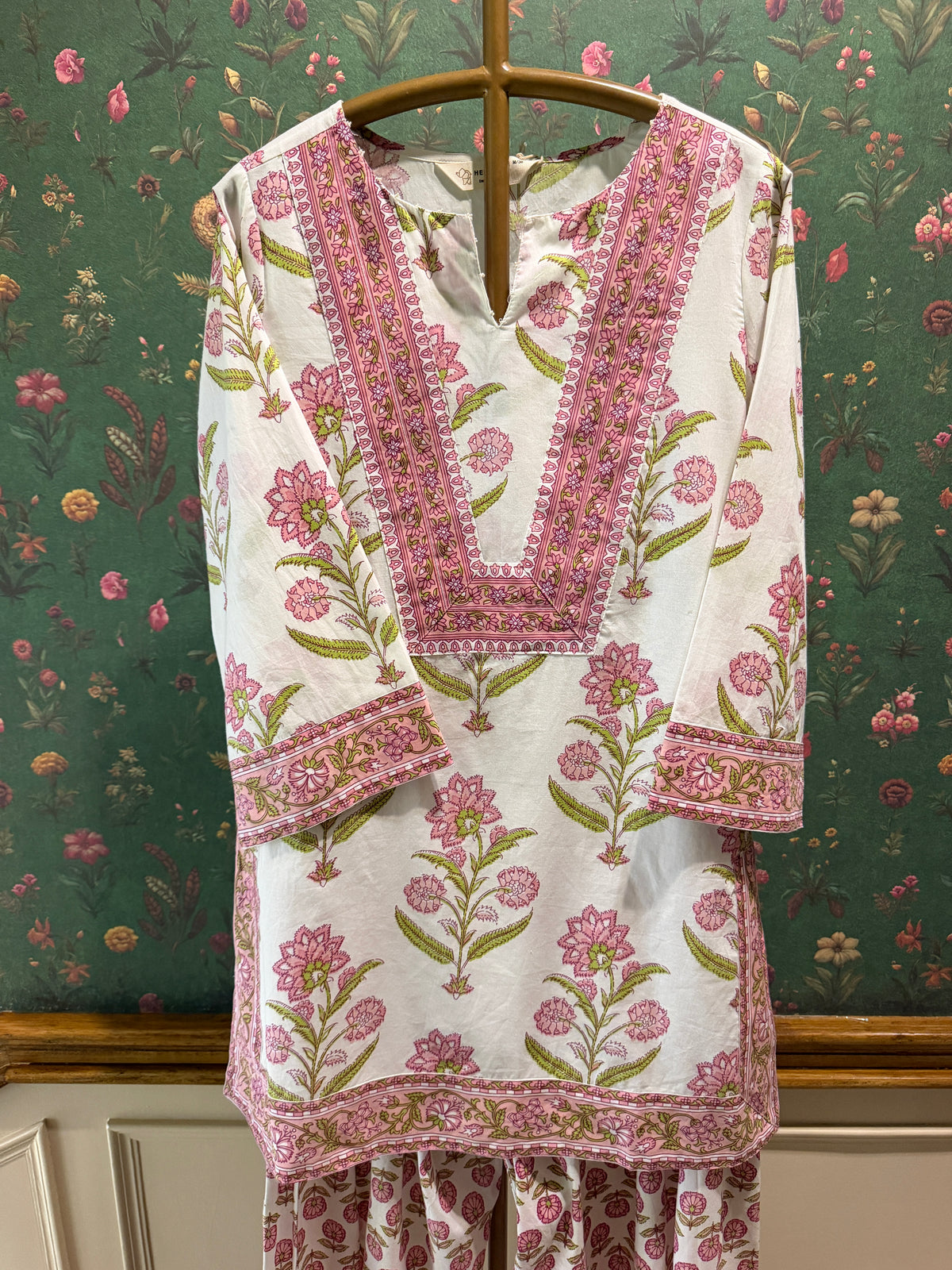 Pink Floral Cotton Printed Farshi Salwar Suit Set