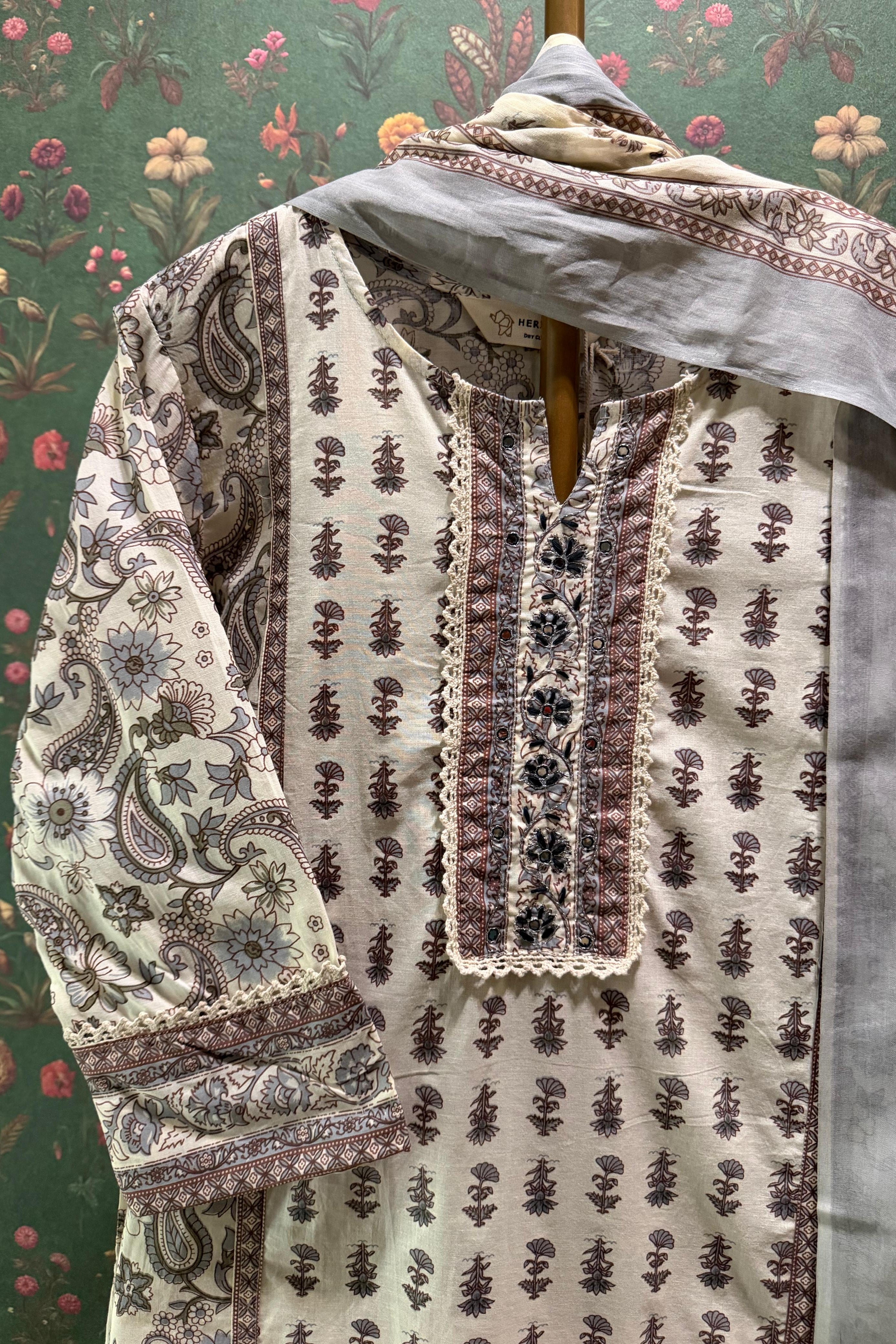 Nazaara Paisley Suit Set | HER-709