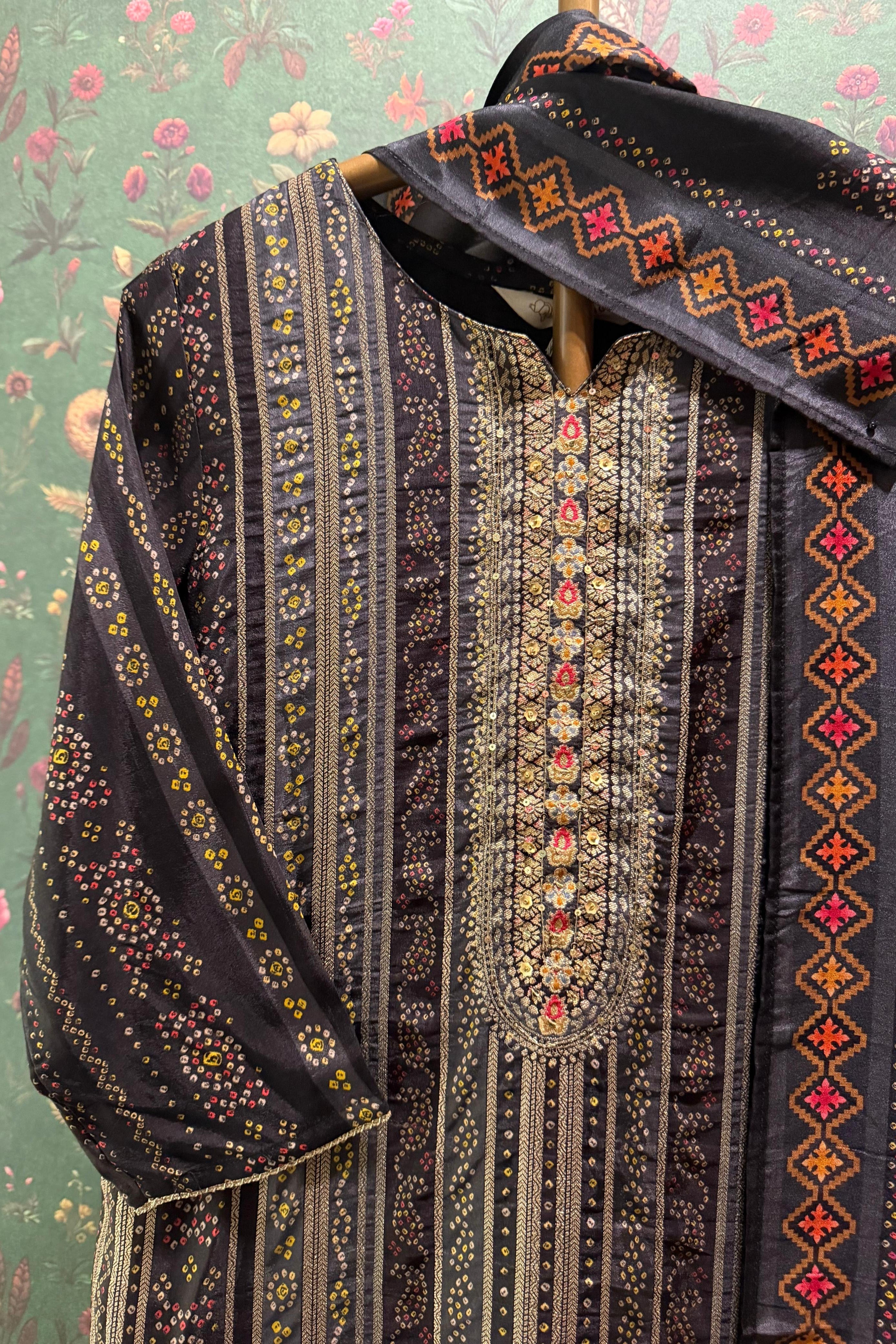 Ruhani Silk Zari Suit Set | HER-662