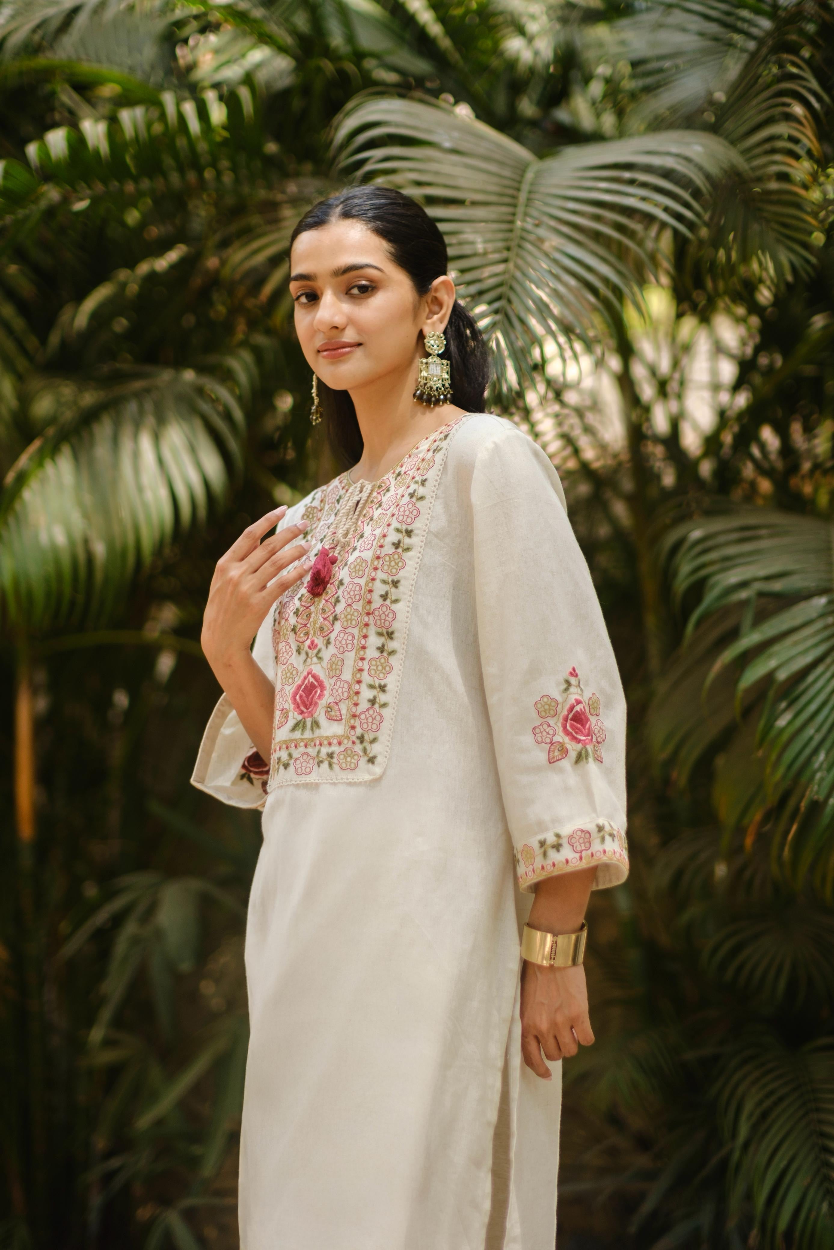 Ivory Embroidered Kurta Set | HER-722 x Prachi
