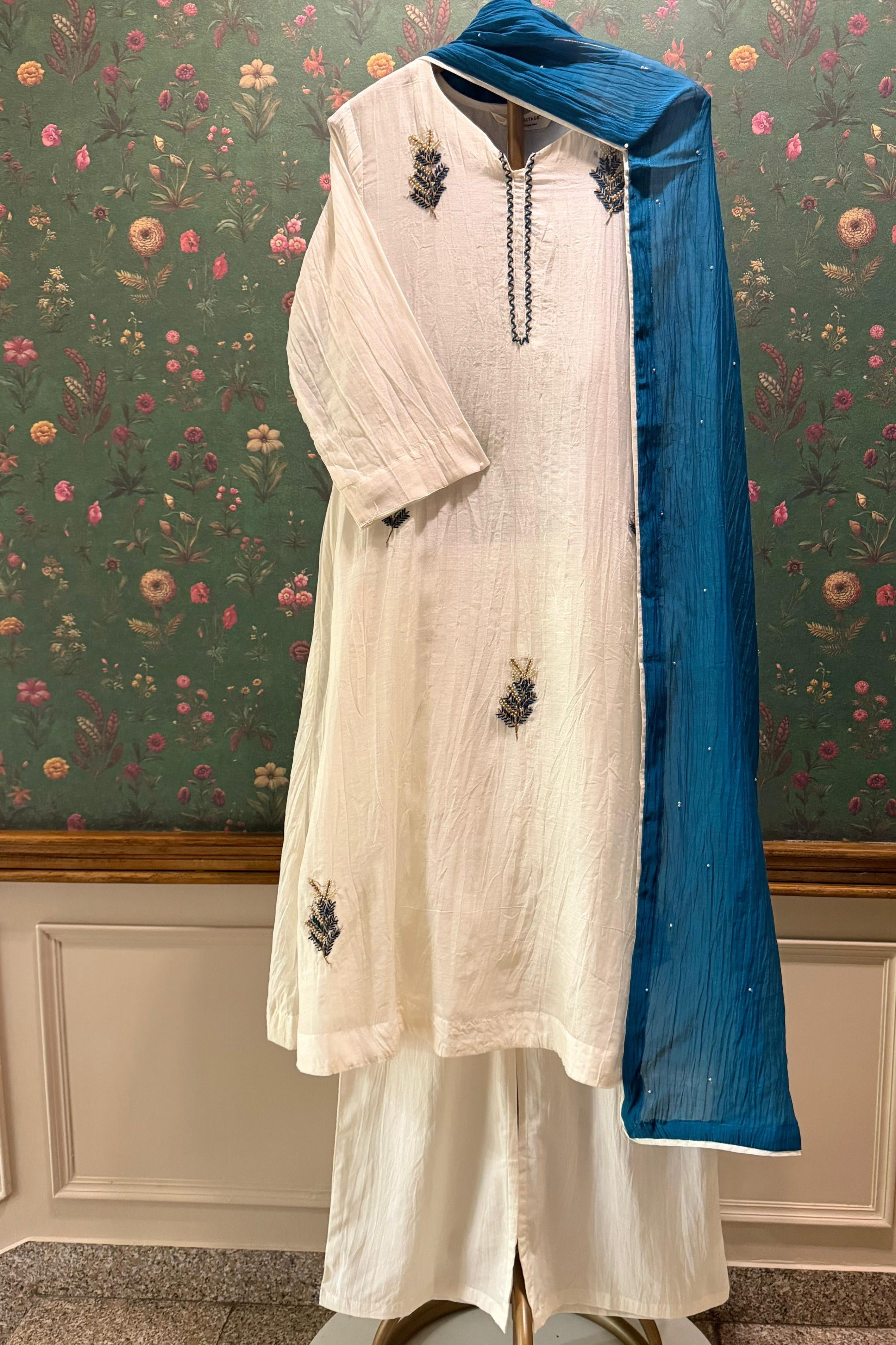 Vanyara Ivory A-Line Suit Set | HER-625