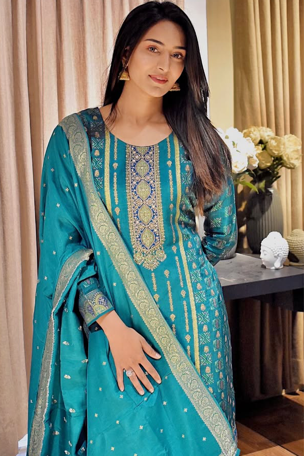 Green Dola Jacquard Suit Set | HER-417