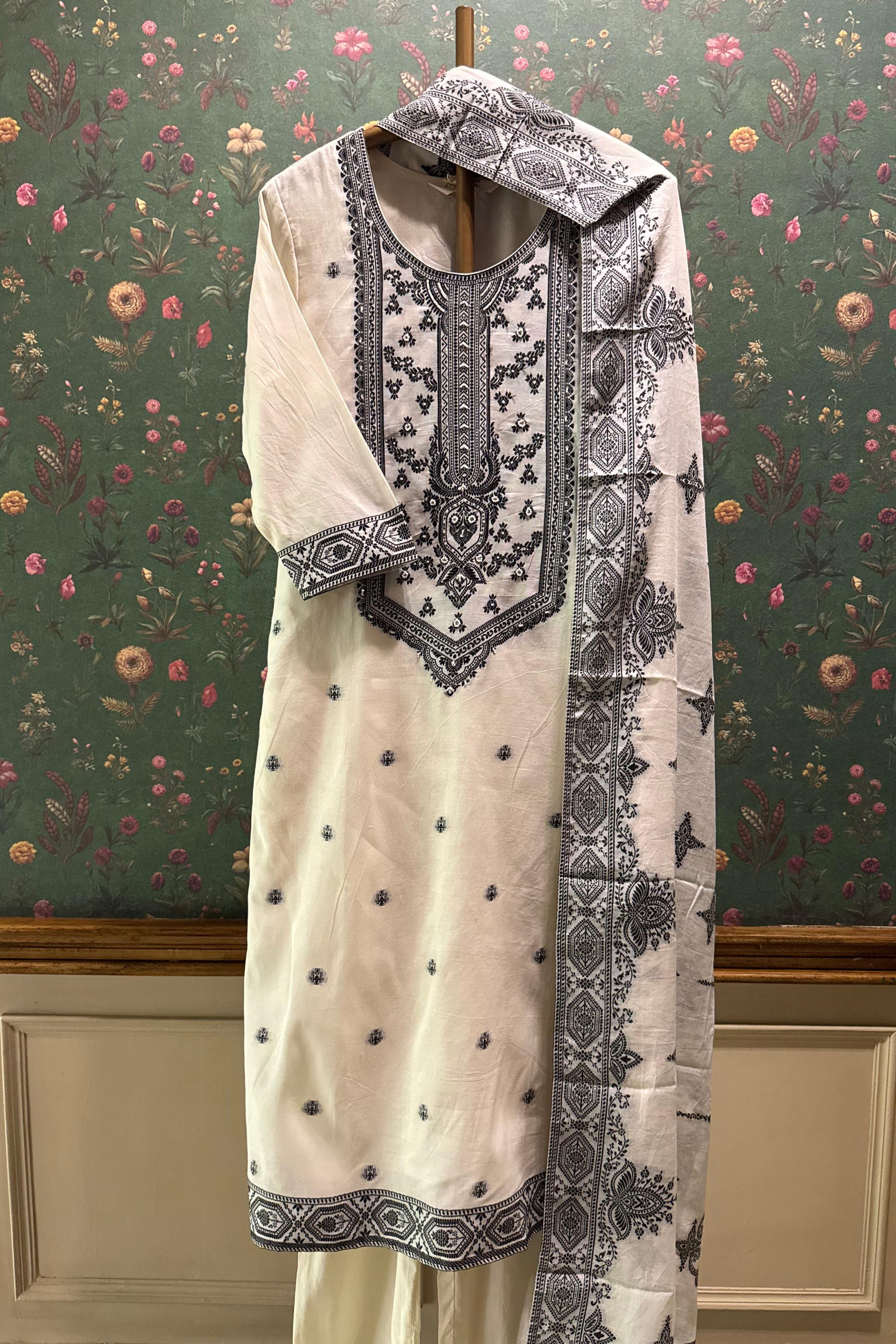 Adaah Cotton Suit Set | HER-547