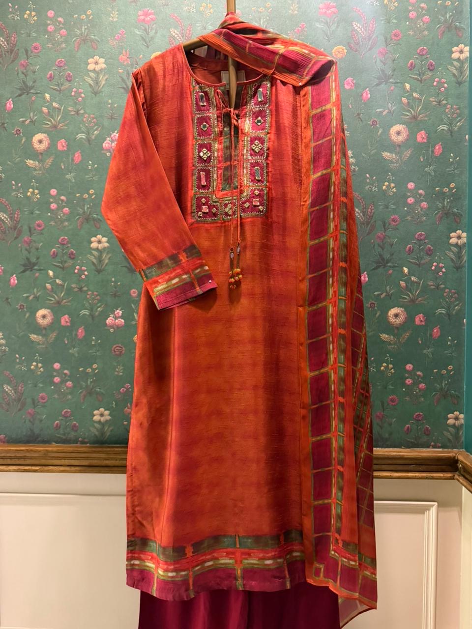 Amber Silk Suit Set | HER-632