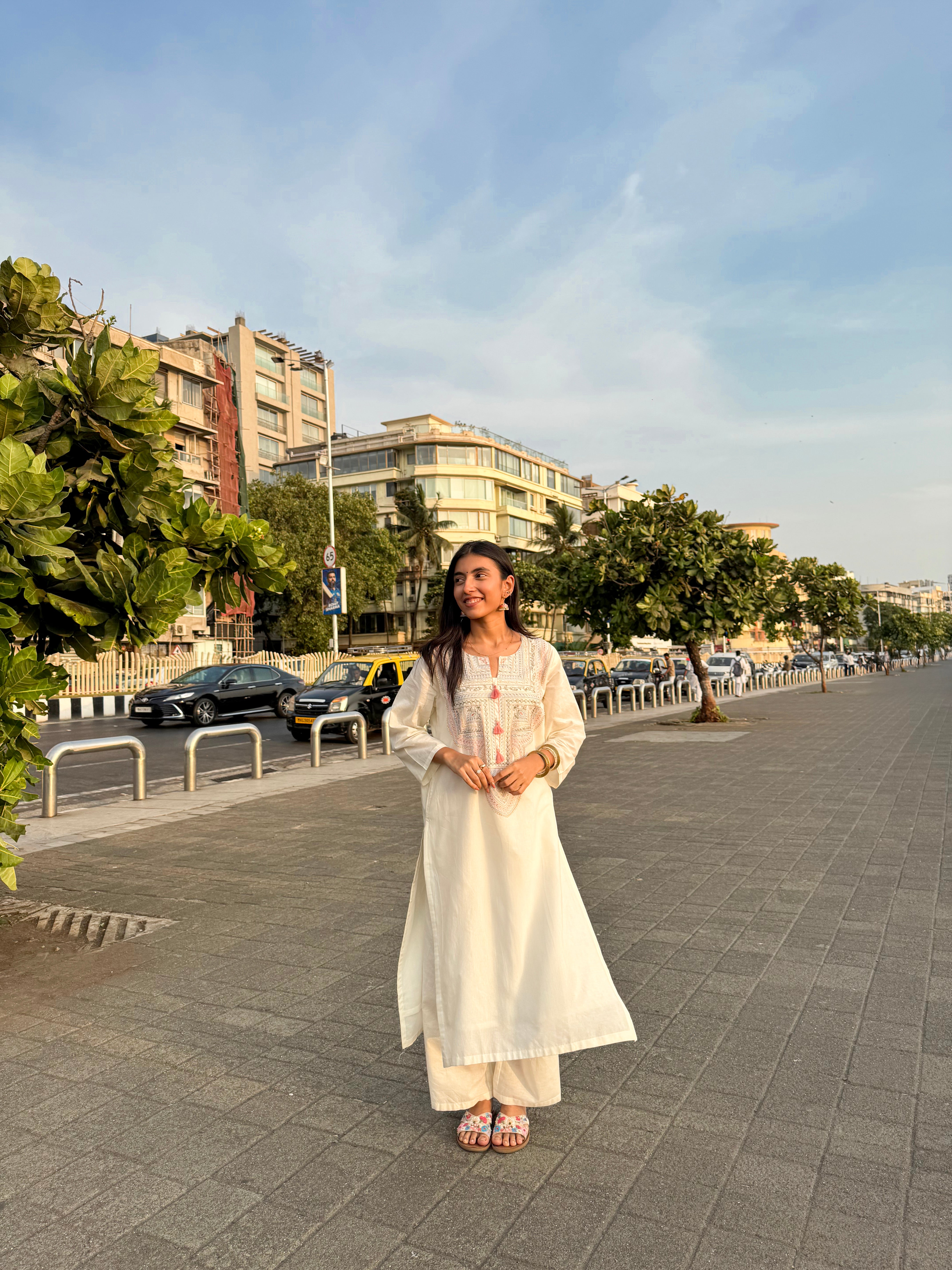Ivory Noor Hand-Embroidered Kurta Set | HER-622