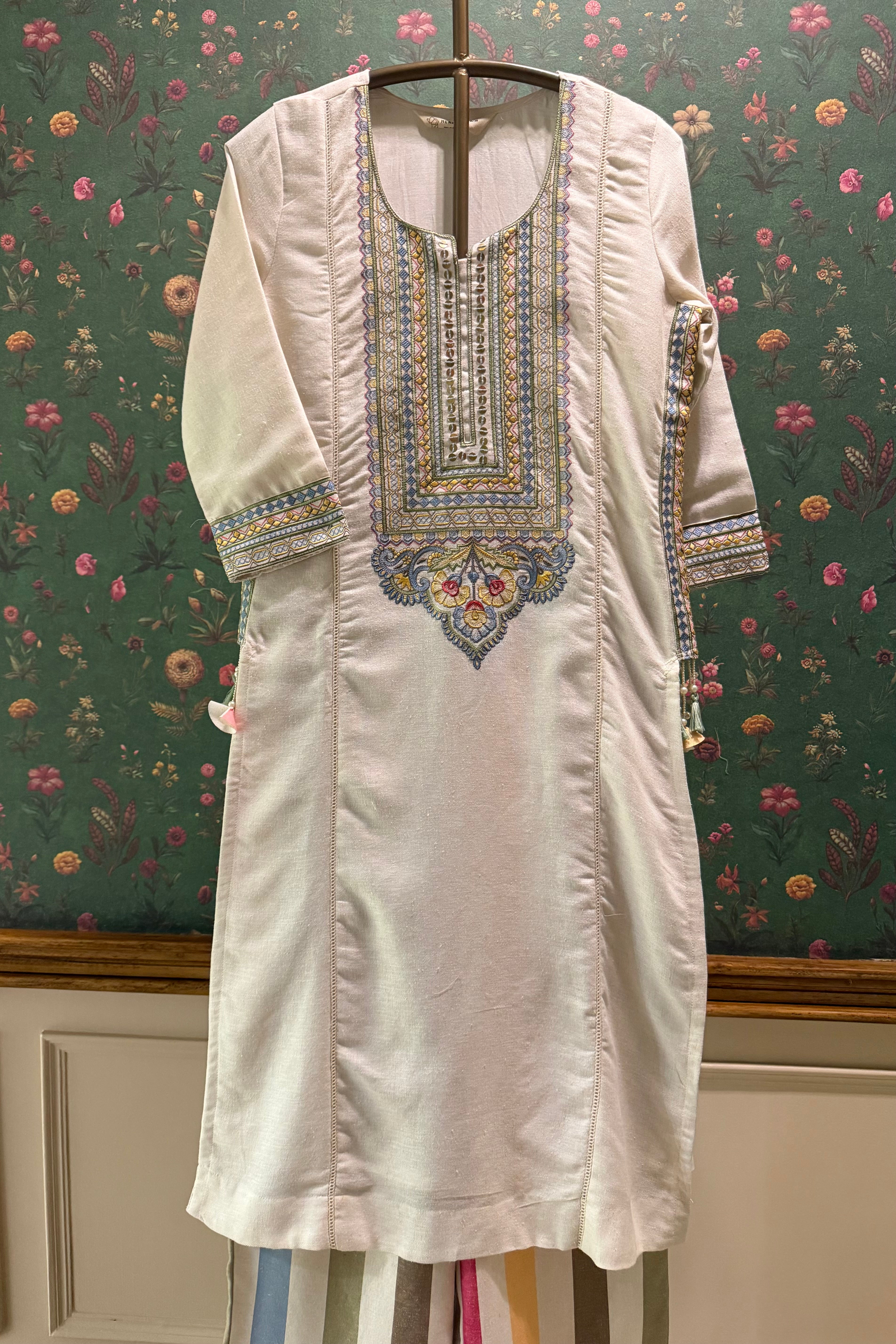 Ivory Meadow Embroidered Co-ord Set x Srishti Bhasin | HER-629