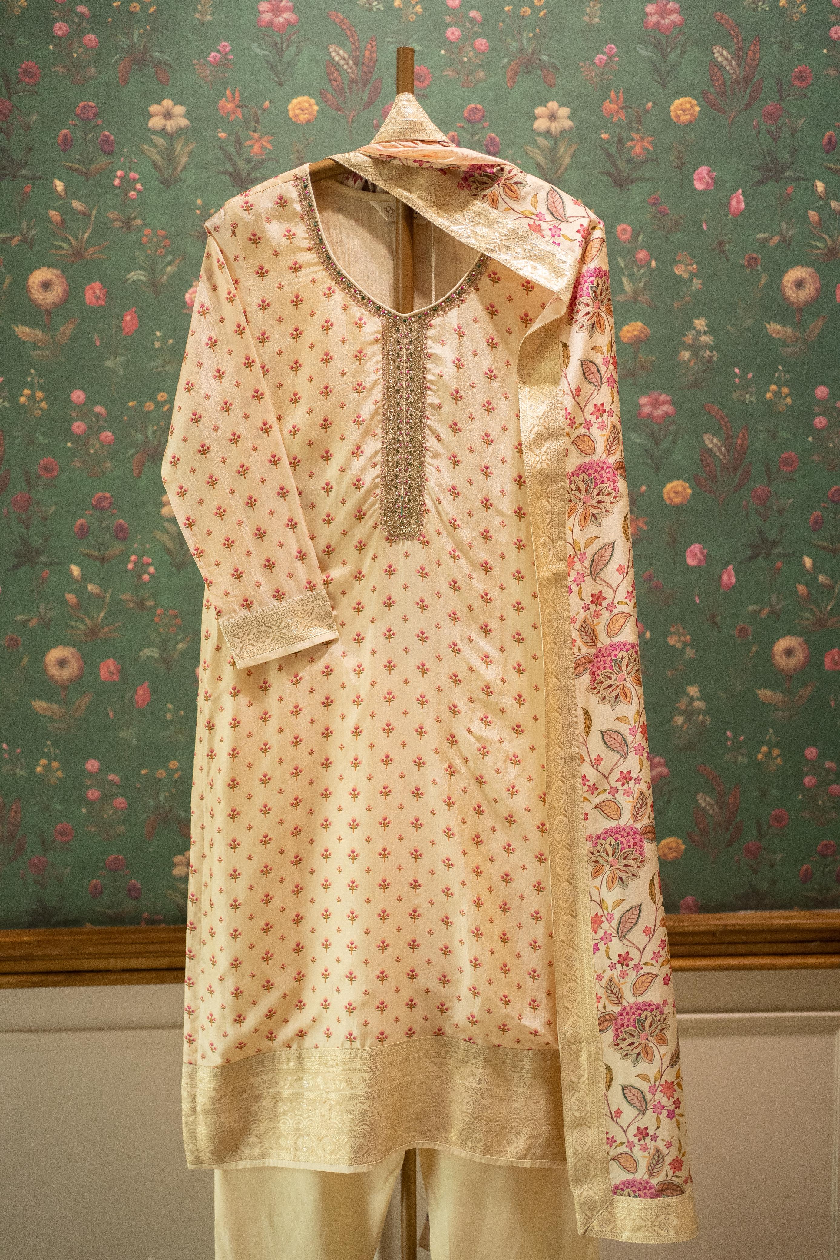 Kanika Off-White Banarasi Suit Set | HER-557 CREAM