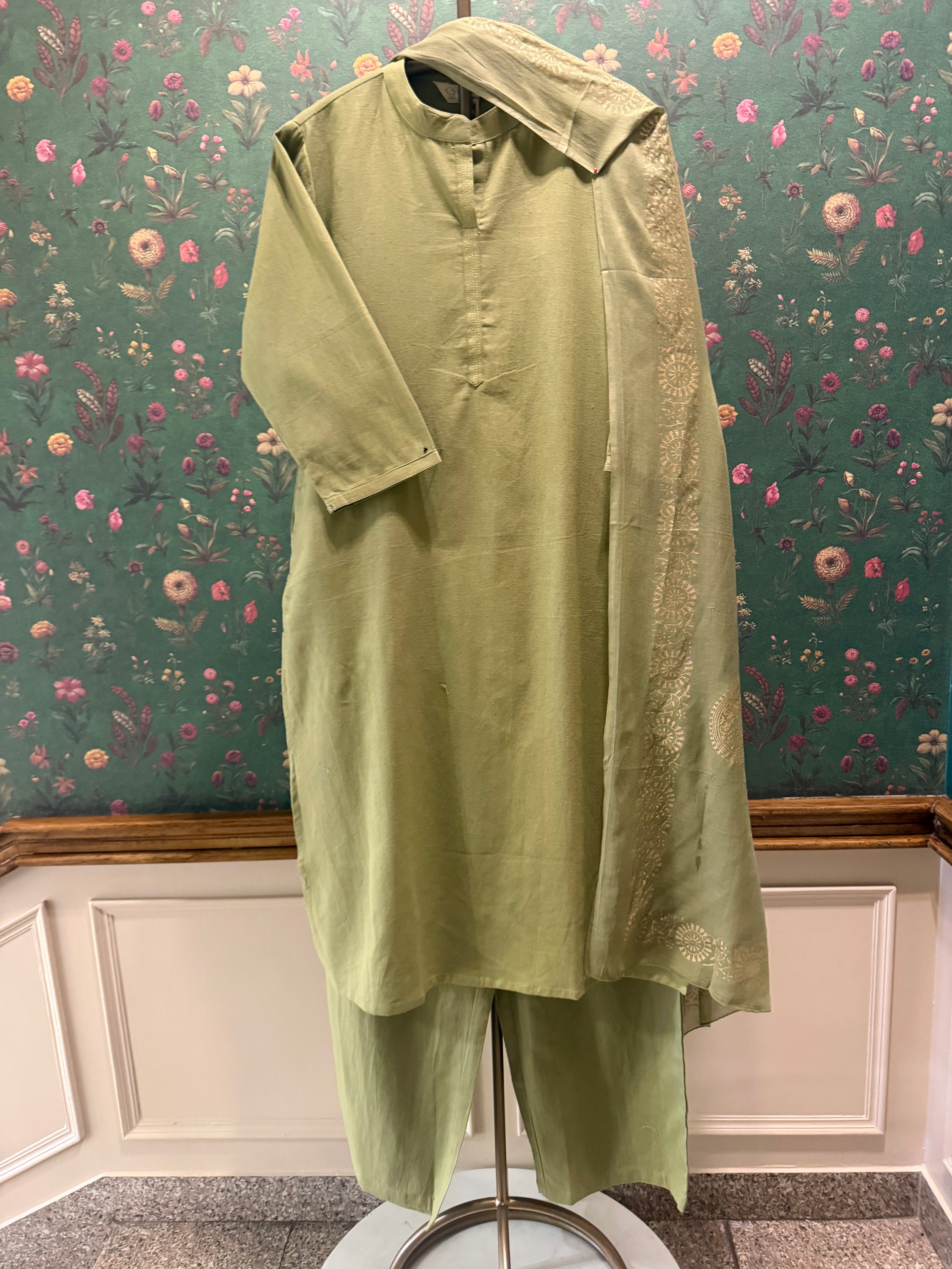 Olive Green Minimal Suit Set | HER-704