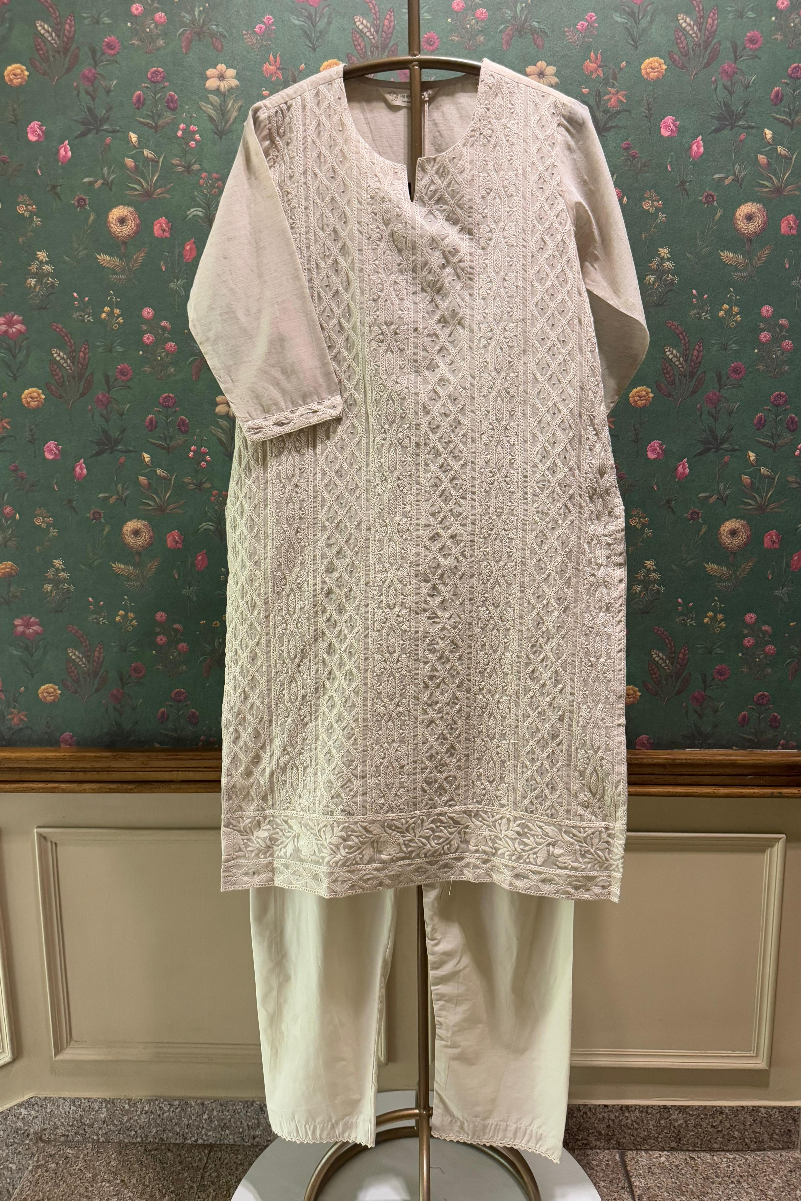 Off-White Straight Fit Kurta/Co-ord Set