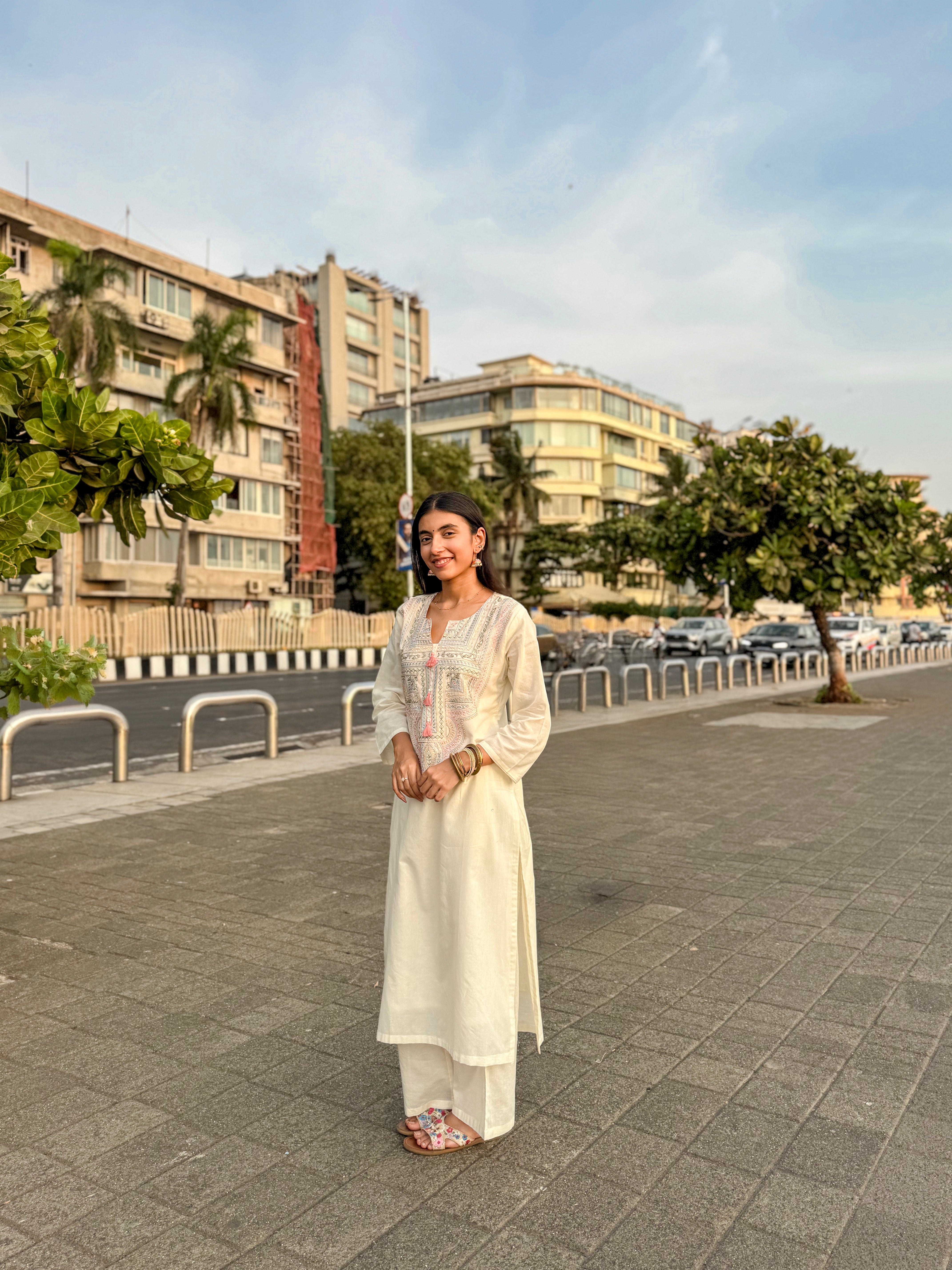 Ivory Noor Hand-Embroidered Kurta Set | HER-622