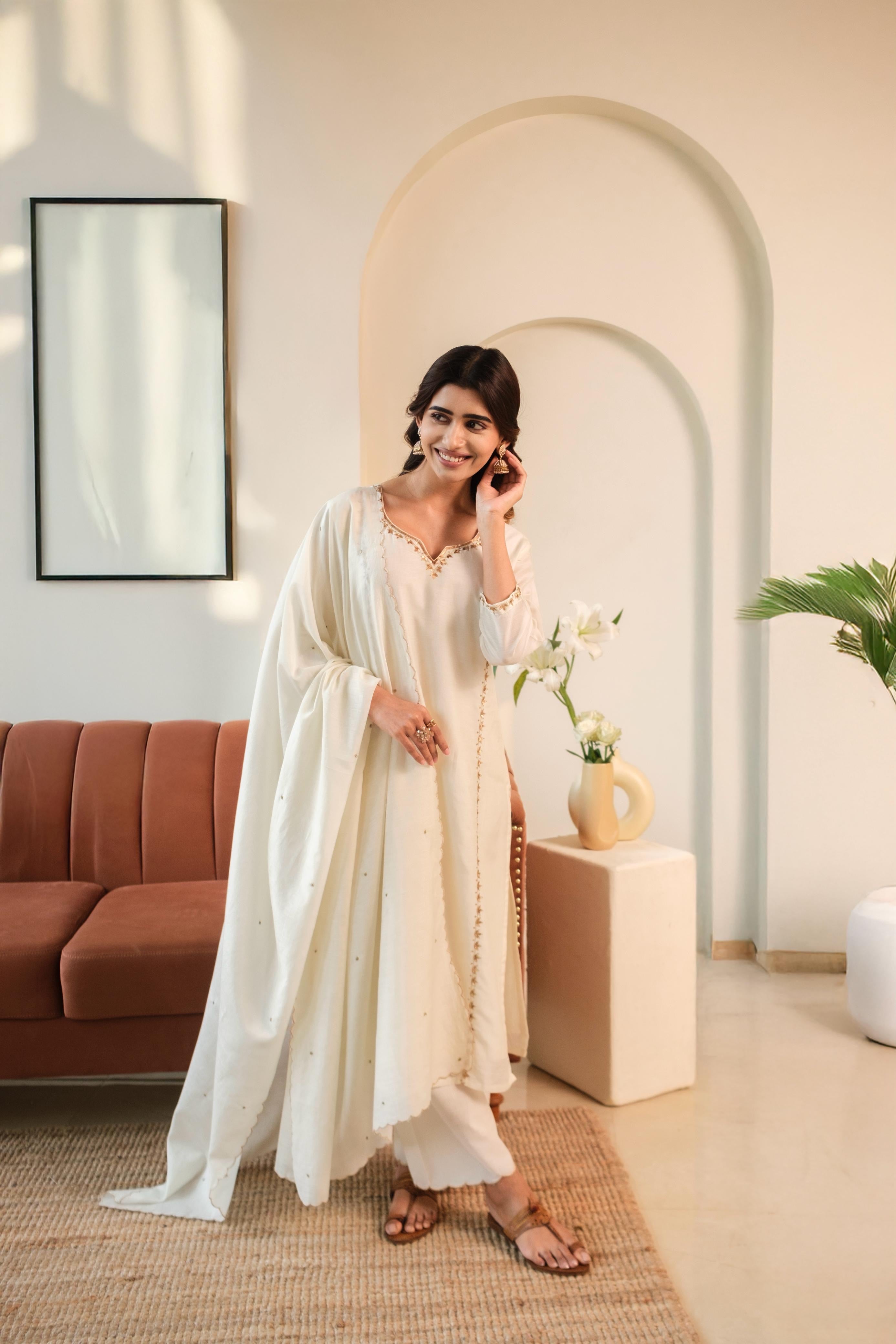 Khwabida Ivory Mul Chanderi Suit Set | HER-542