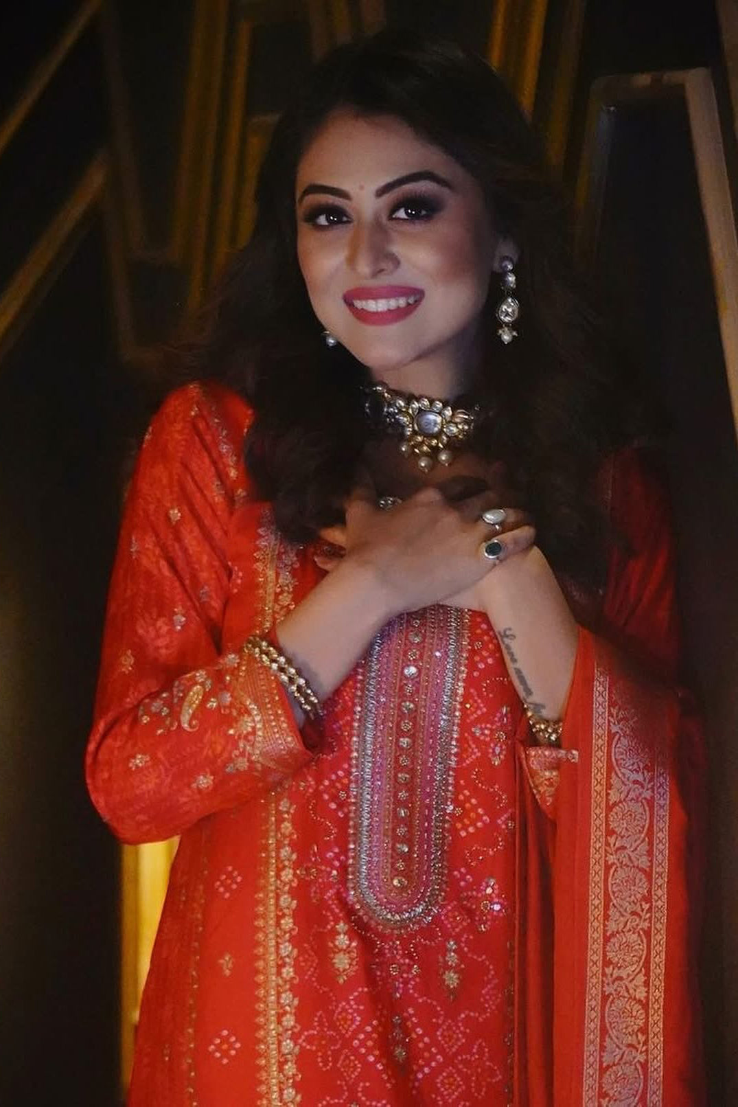 Red Dola Jacquard Straight Fit Suit Set | HER-336