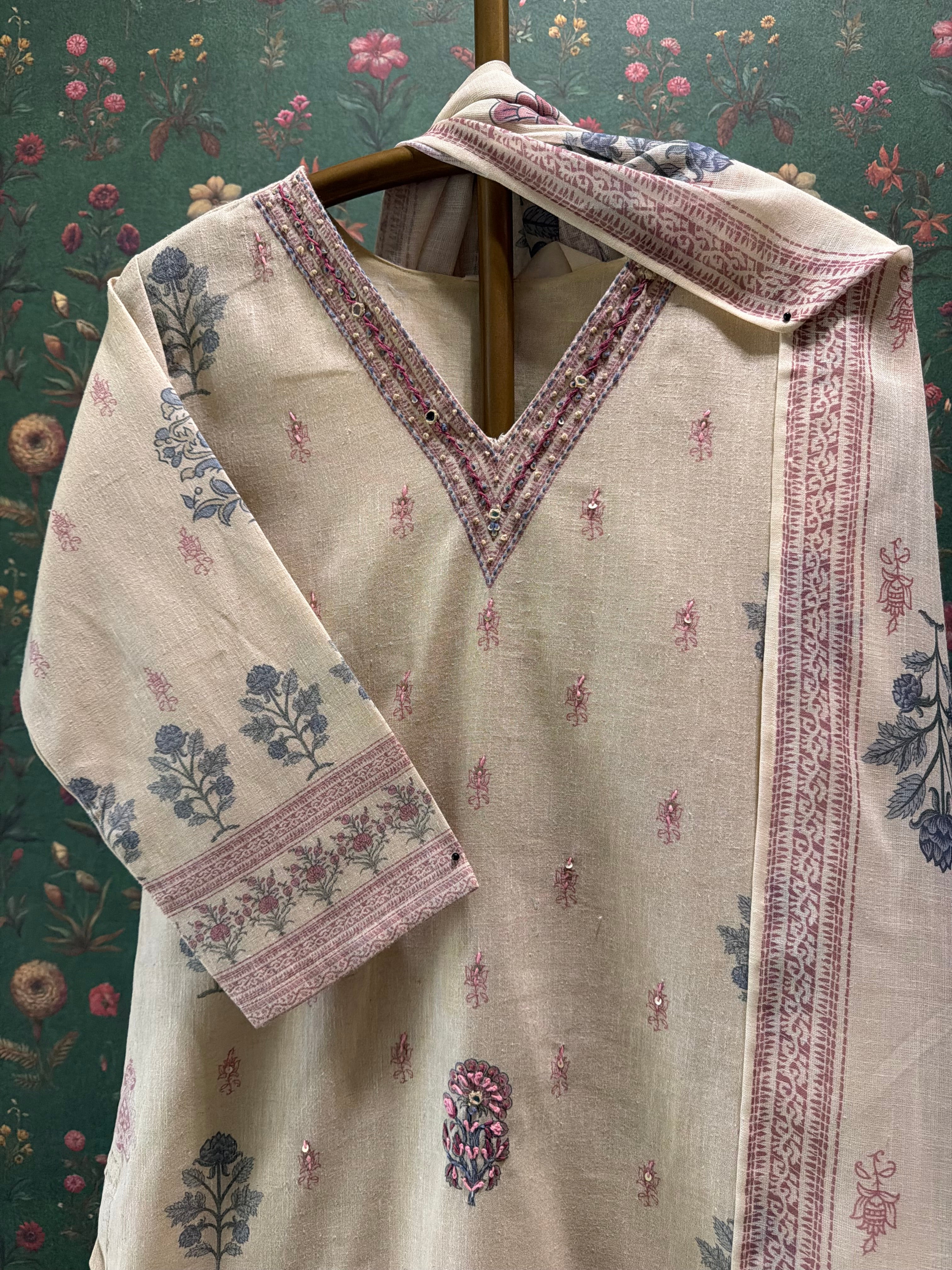 Ivory Vintage Floral Cotton Suit Set | HER-669
