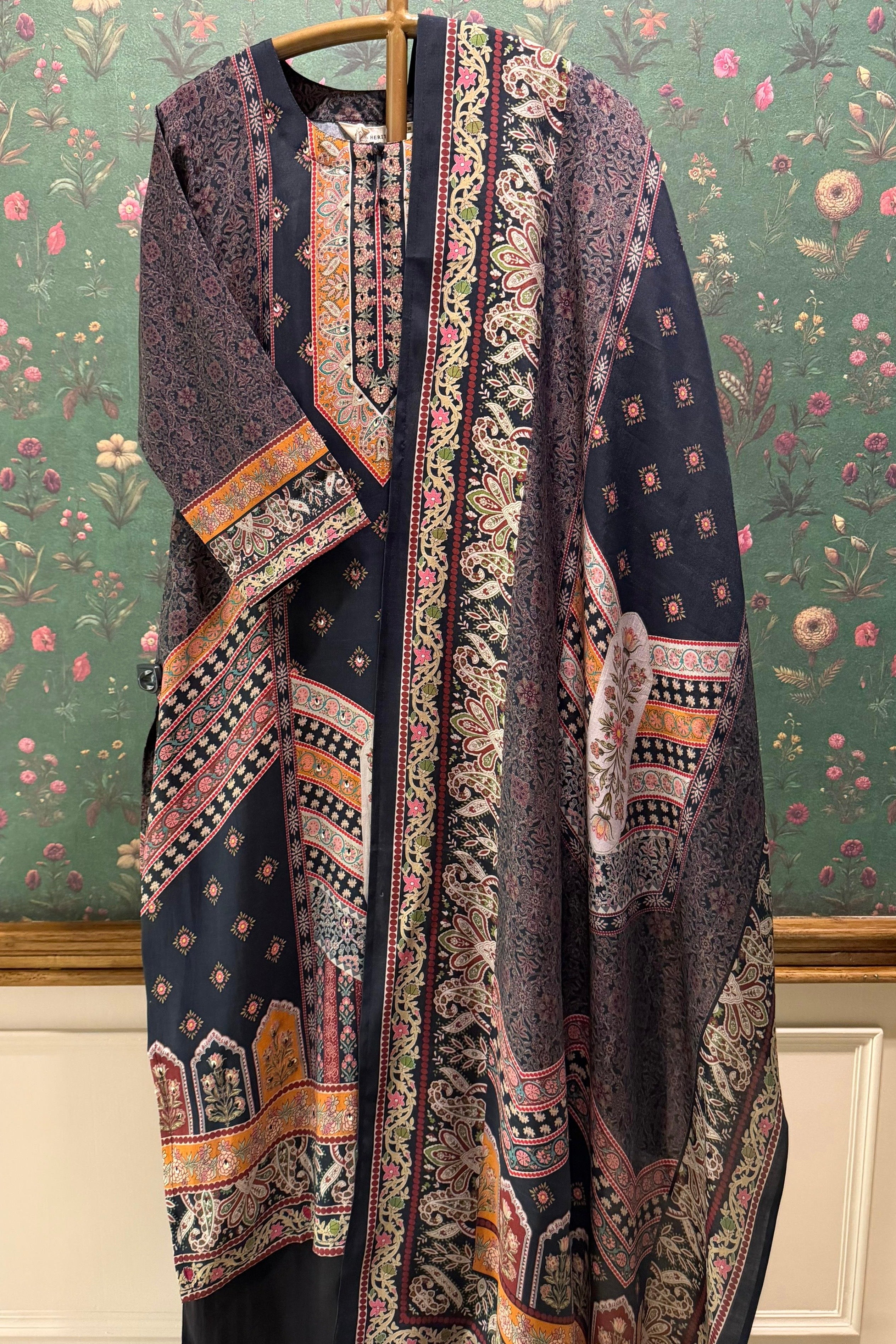 Black Kashmiri Mosaic Printed Suit Set | HER-570