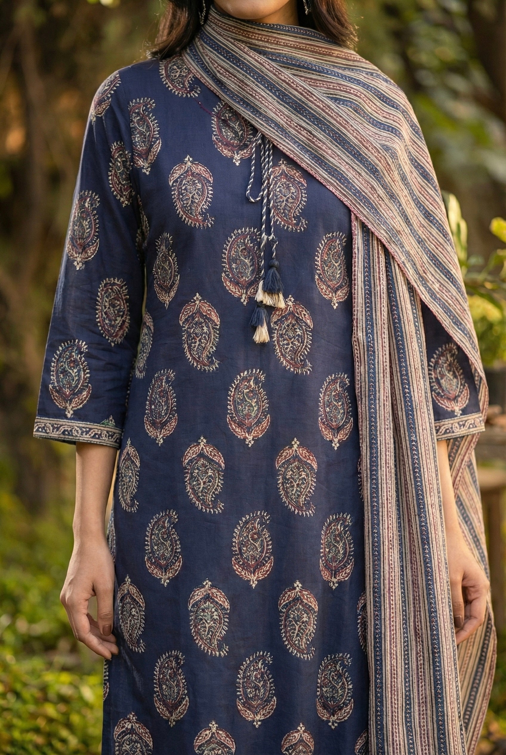 Noor Paisley Indigo Suit Set | HER-679