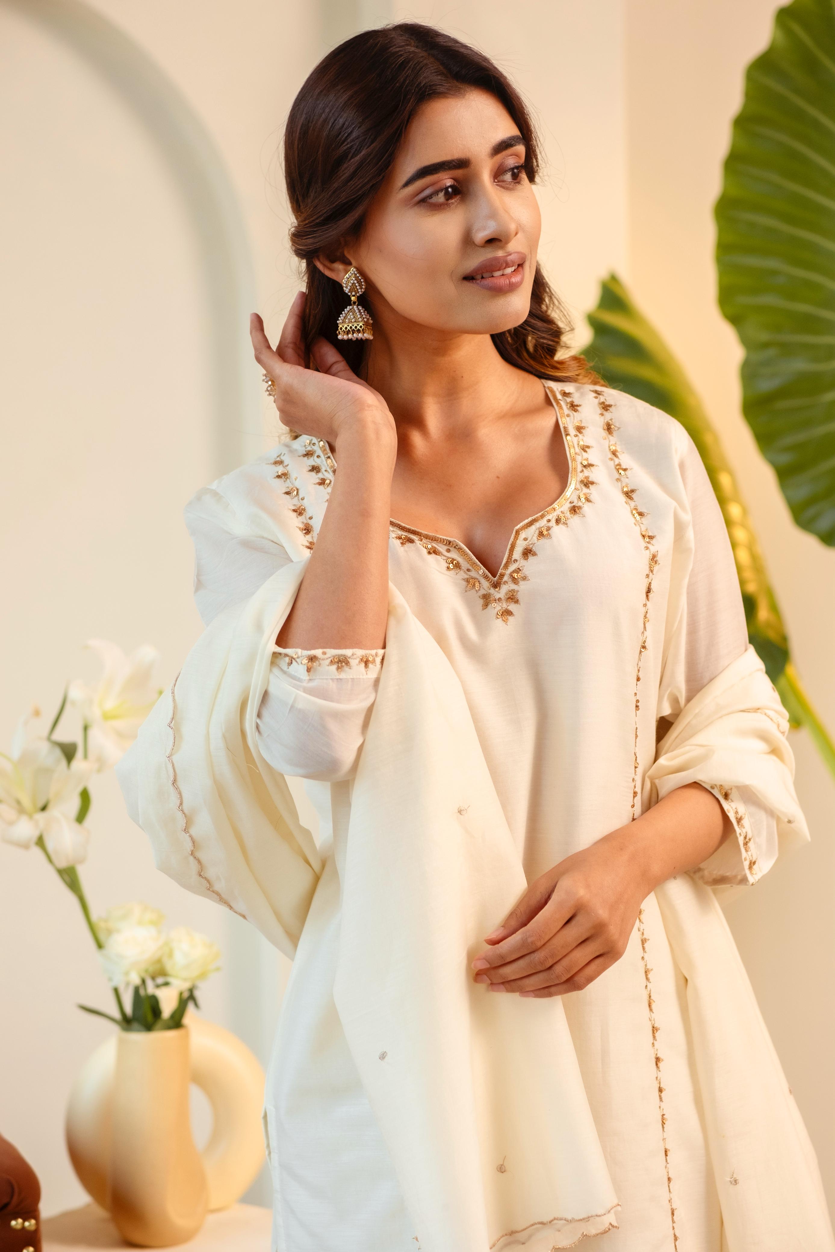 Khwabida Ivory Mul Chanderi Suit Set | HER-542