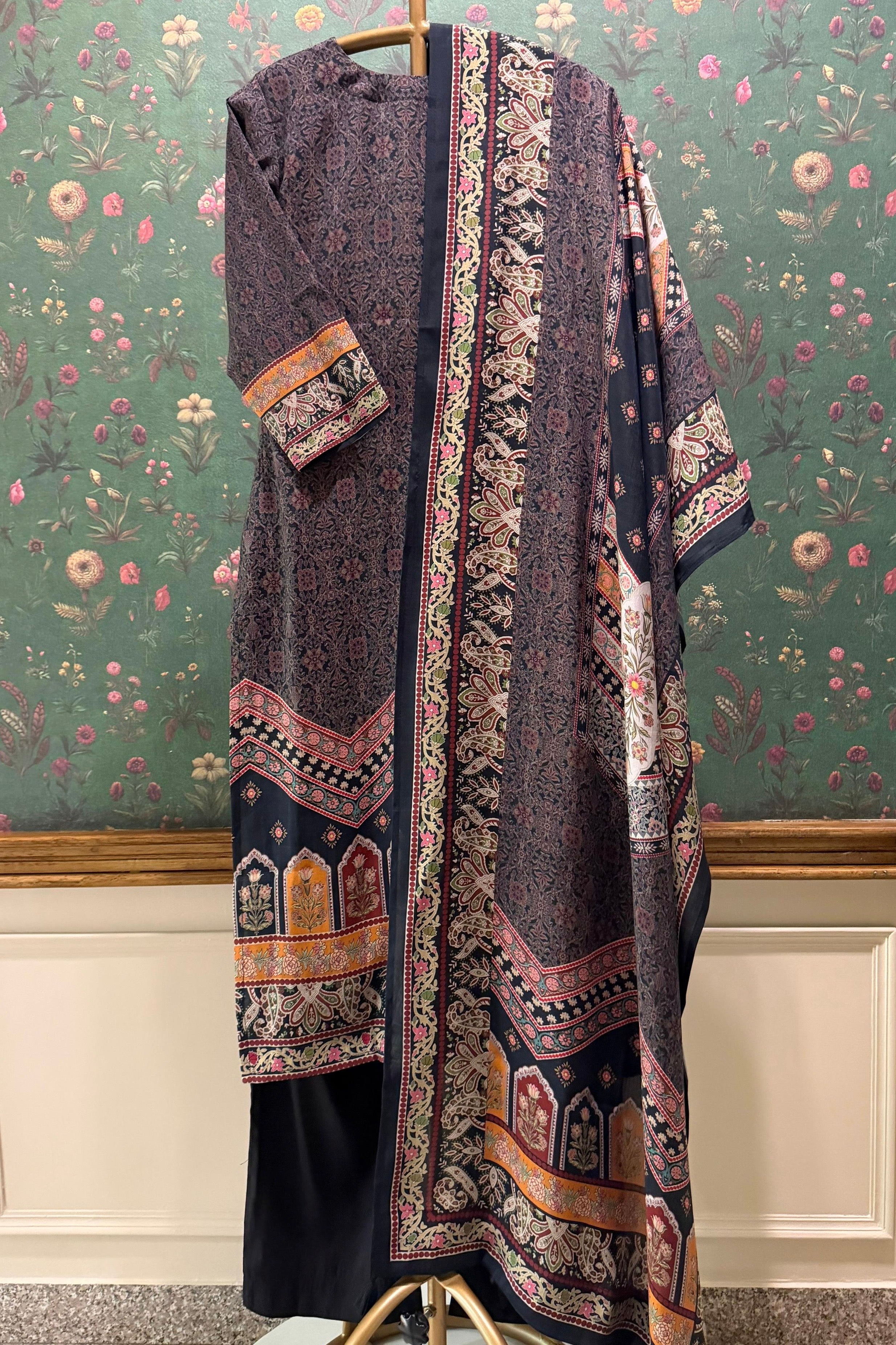 Black Kashmiri Mosaic Printed Suit Set | HER-570