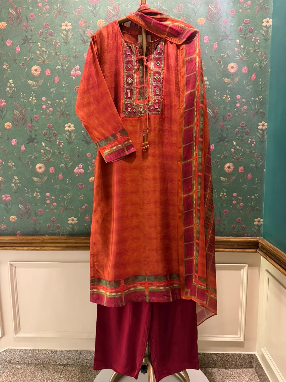 Amber Silk Suit Set | HER-632