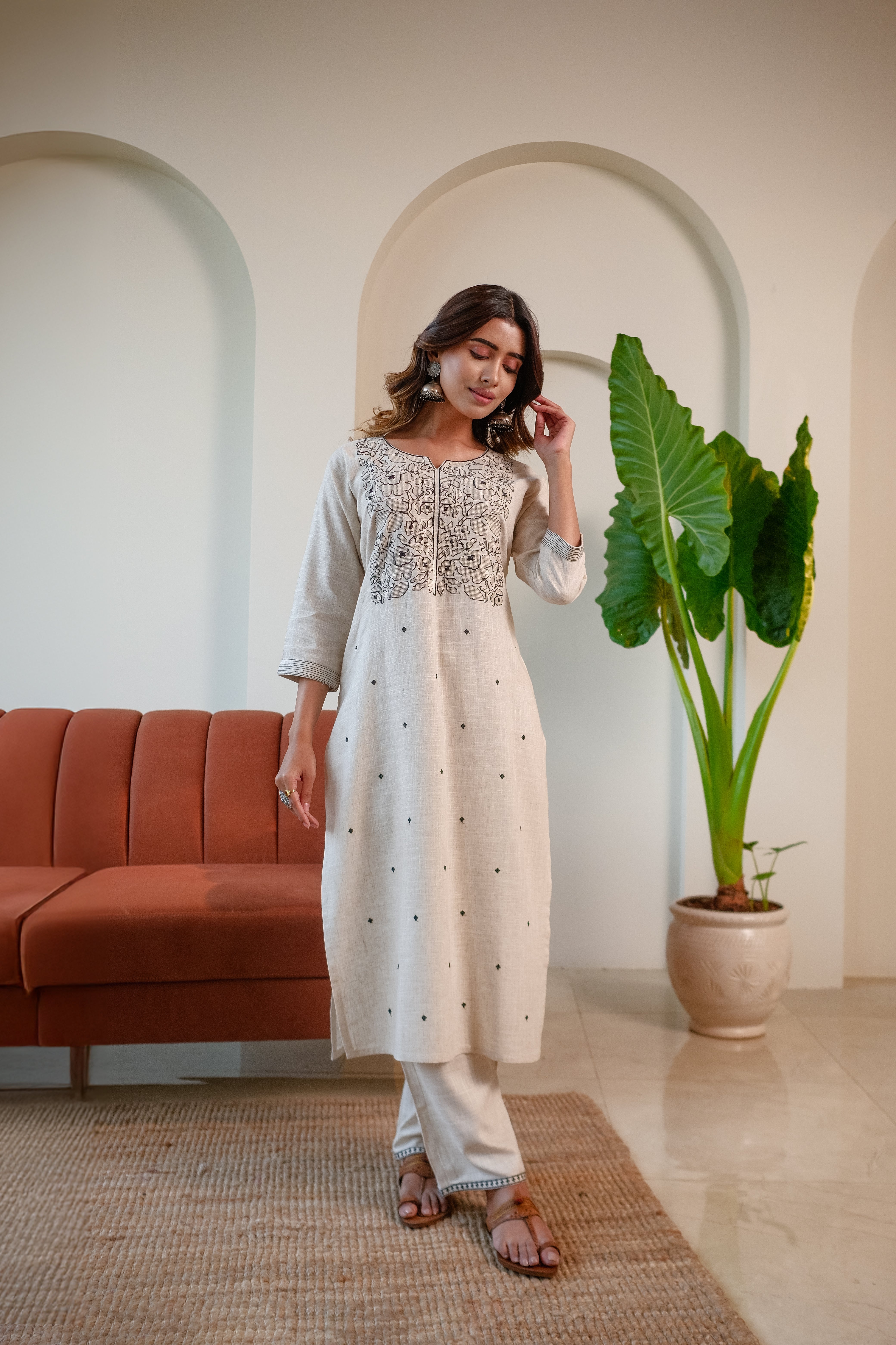 Off-White Embroidered Cotton-Linen Co-ord Set | HER-518