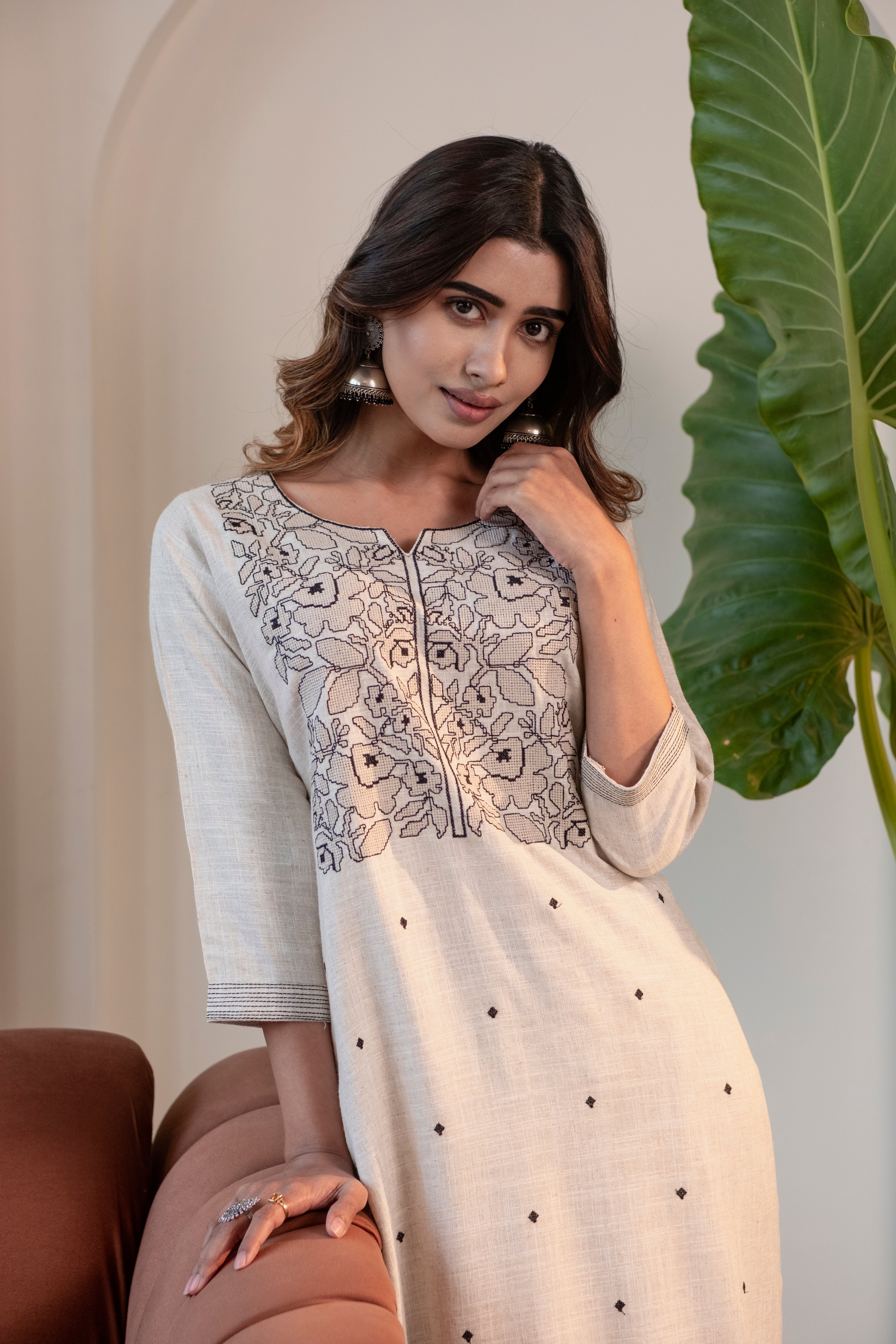 Off-White Embroidered Cotton-Linen Co-ord Set | HER-518