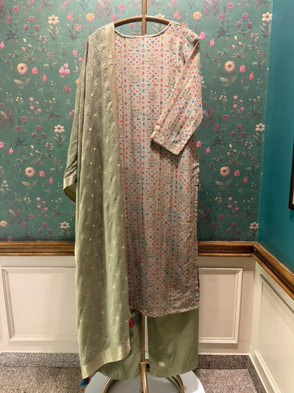 Veda Pista Green Weaved Suit Set | HER-648