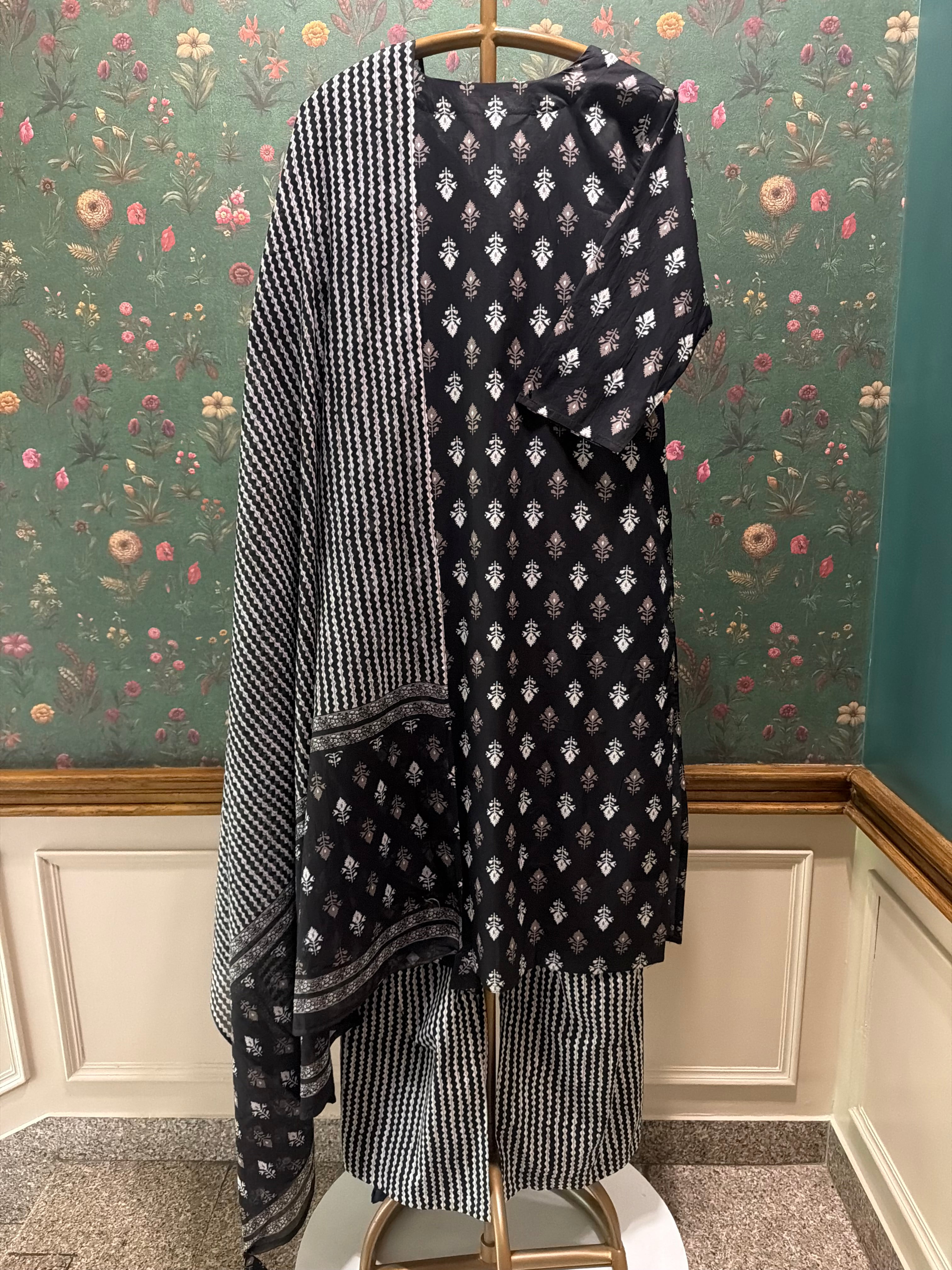 Black Buti Printed Cotton Suit Set | HER-726