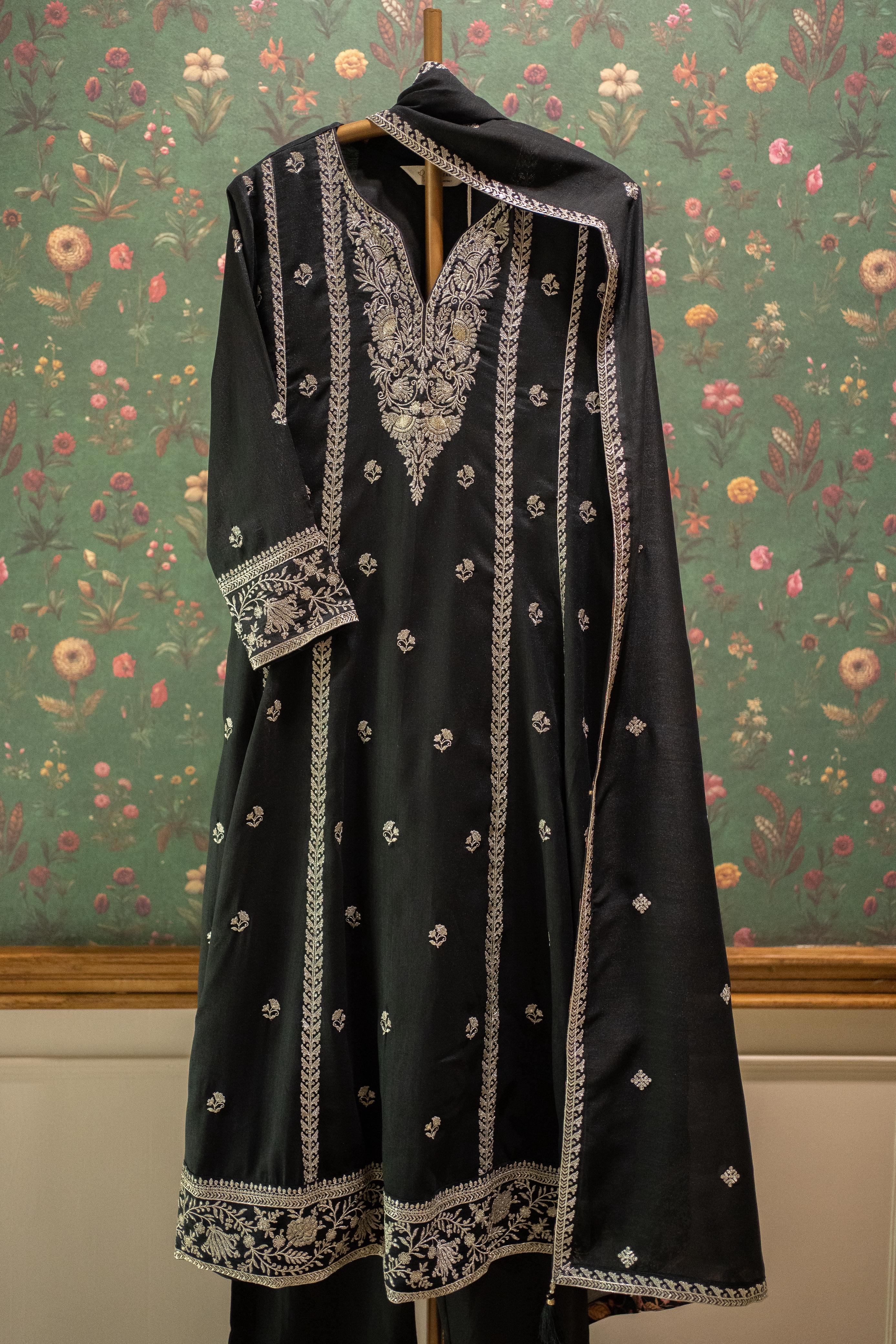 Black Handcrafted Embroidered Suit Set | HER-564