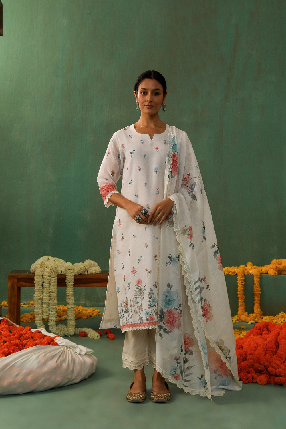 Graceful White Cotton-Suit Set main image 1